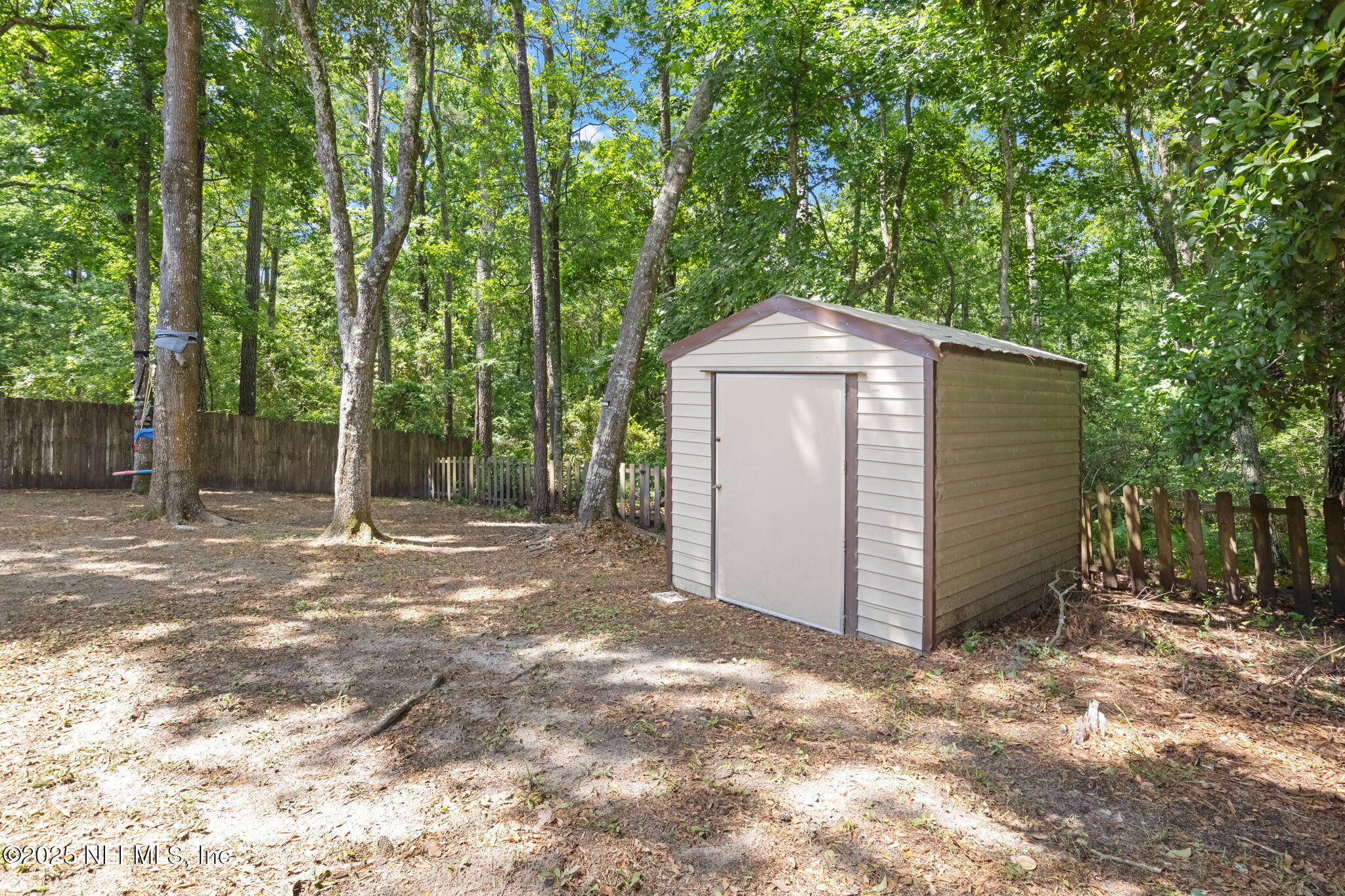 952 LONG LAKE Drive