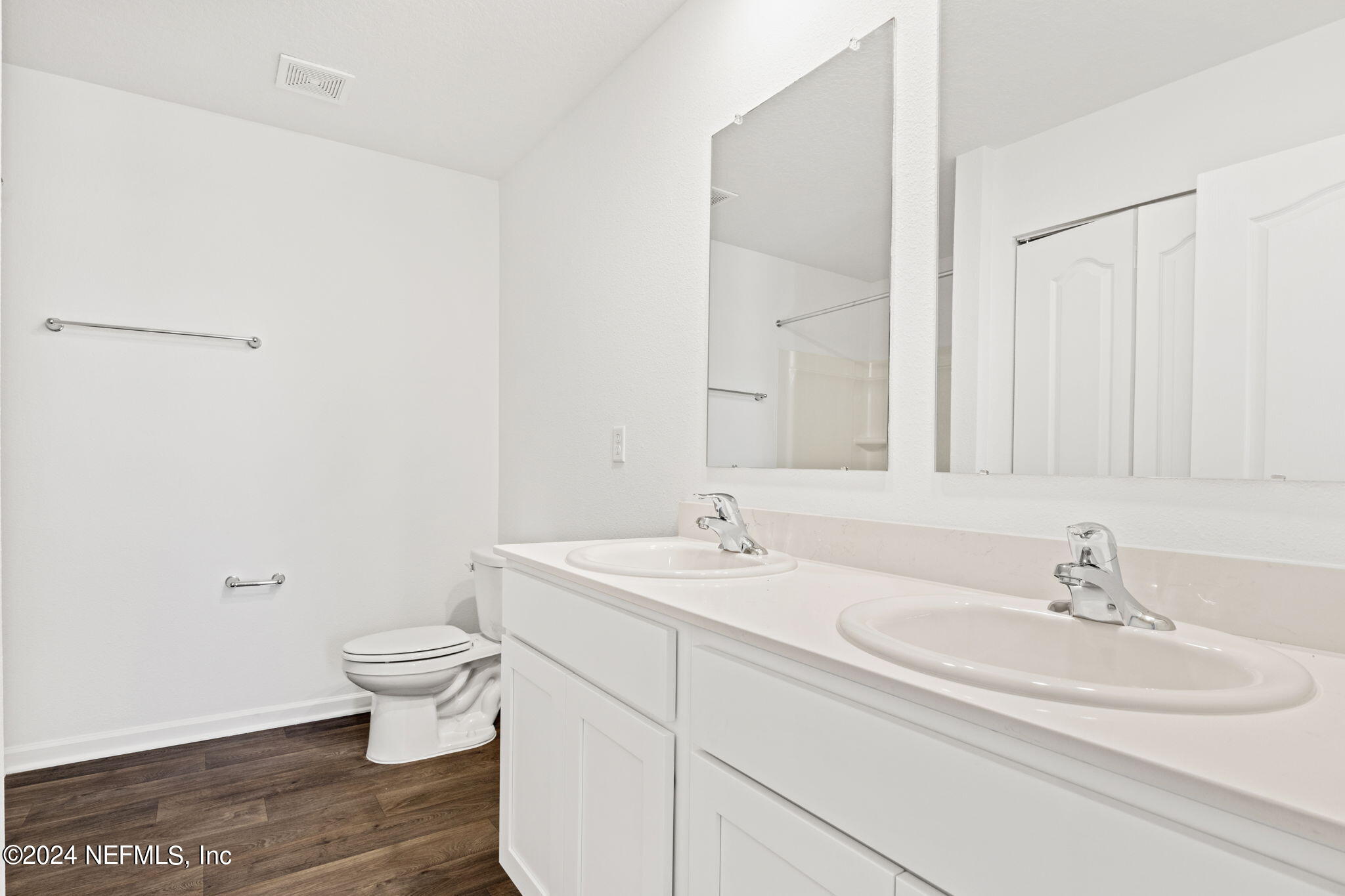 12567 RUBBER FIG Terrace