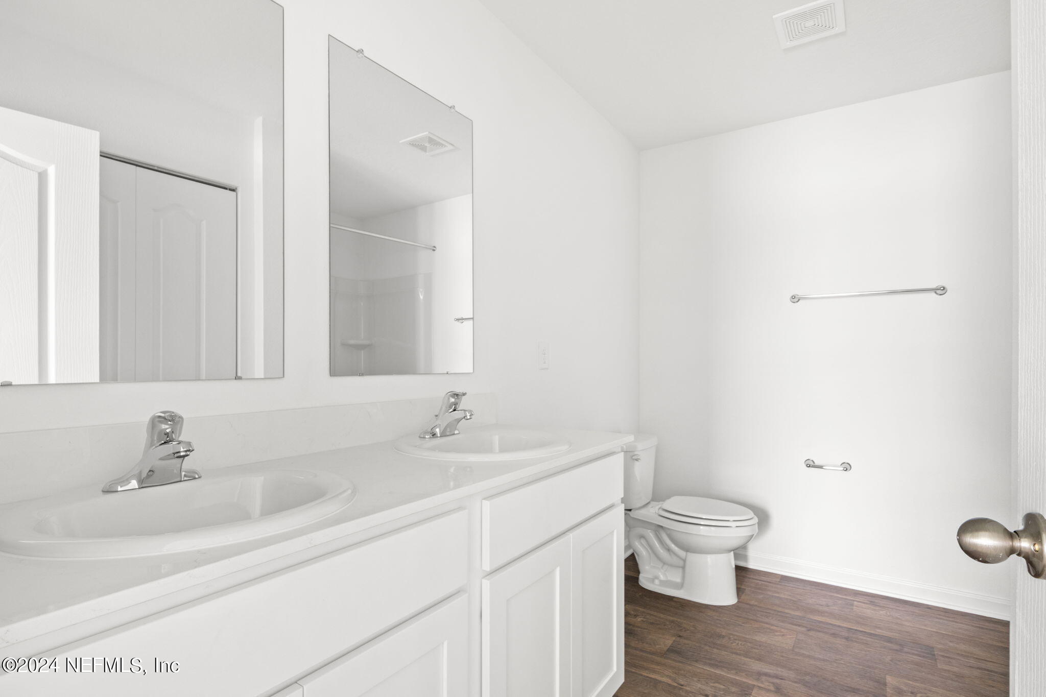 12470 RUBBER FIG Terrace