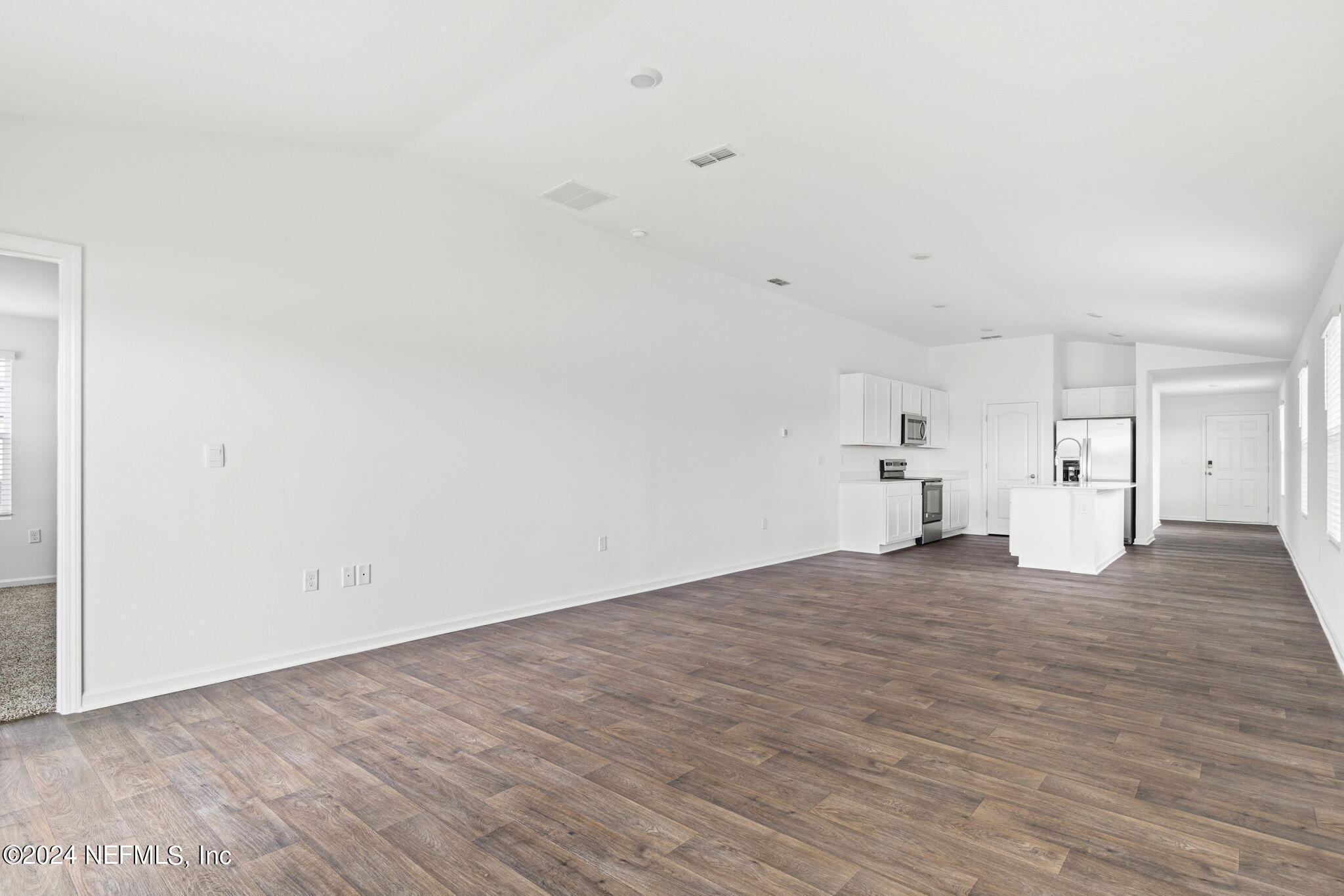 12470 RUBBER FIG Terrace