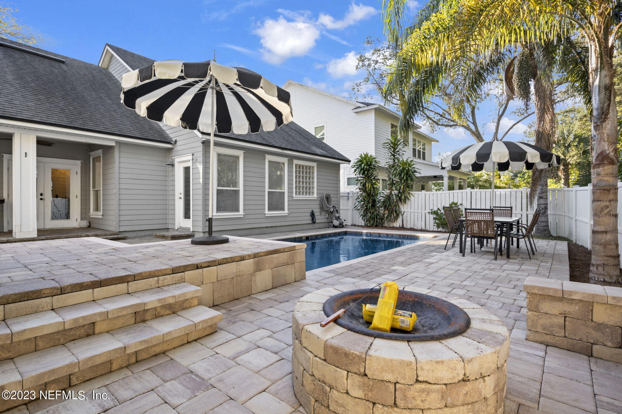 781 PARADISE Lane