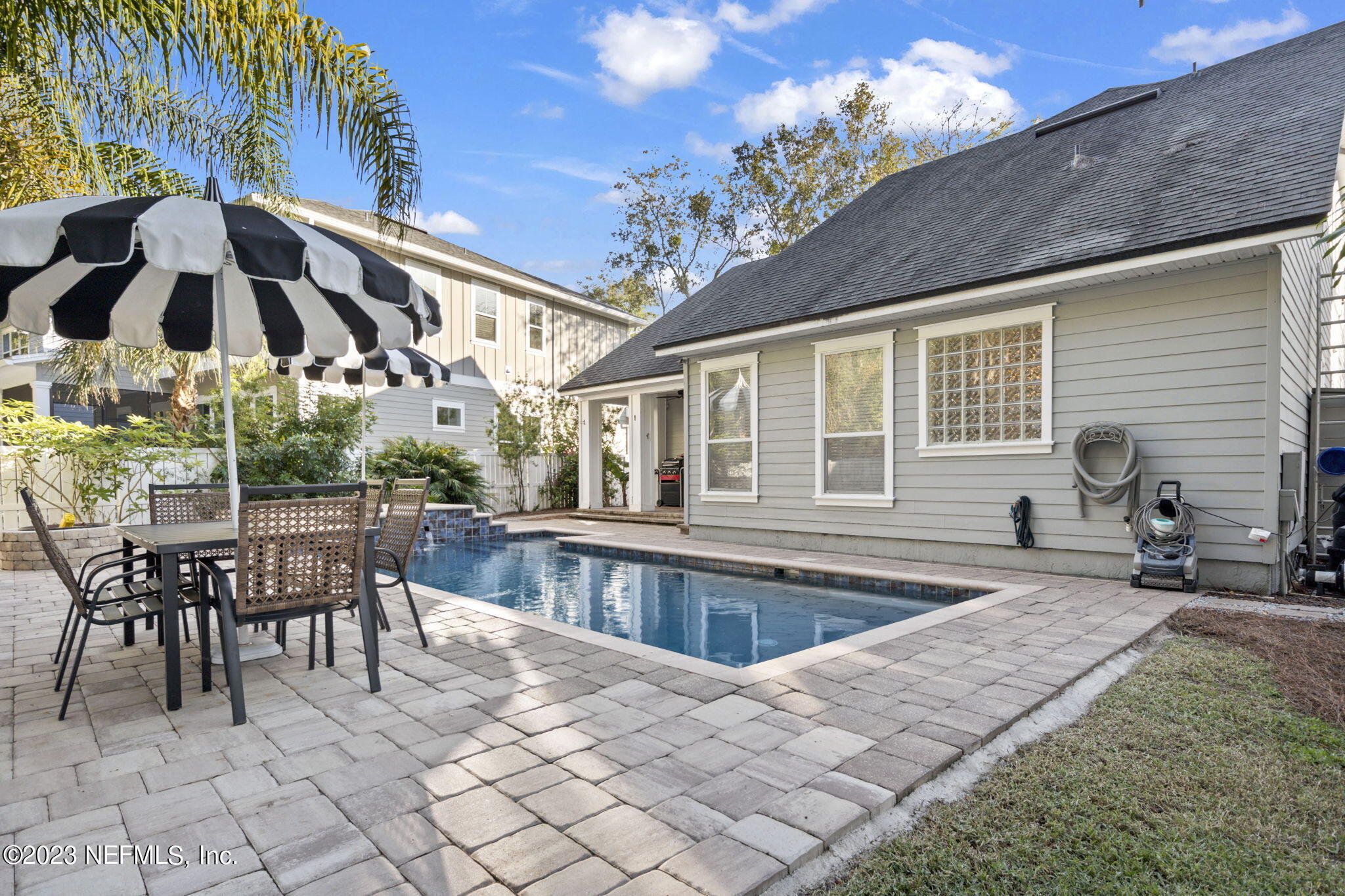 781 PARADISE Lane