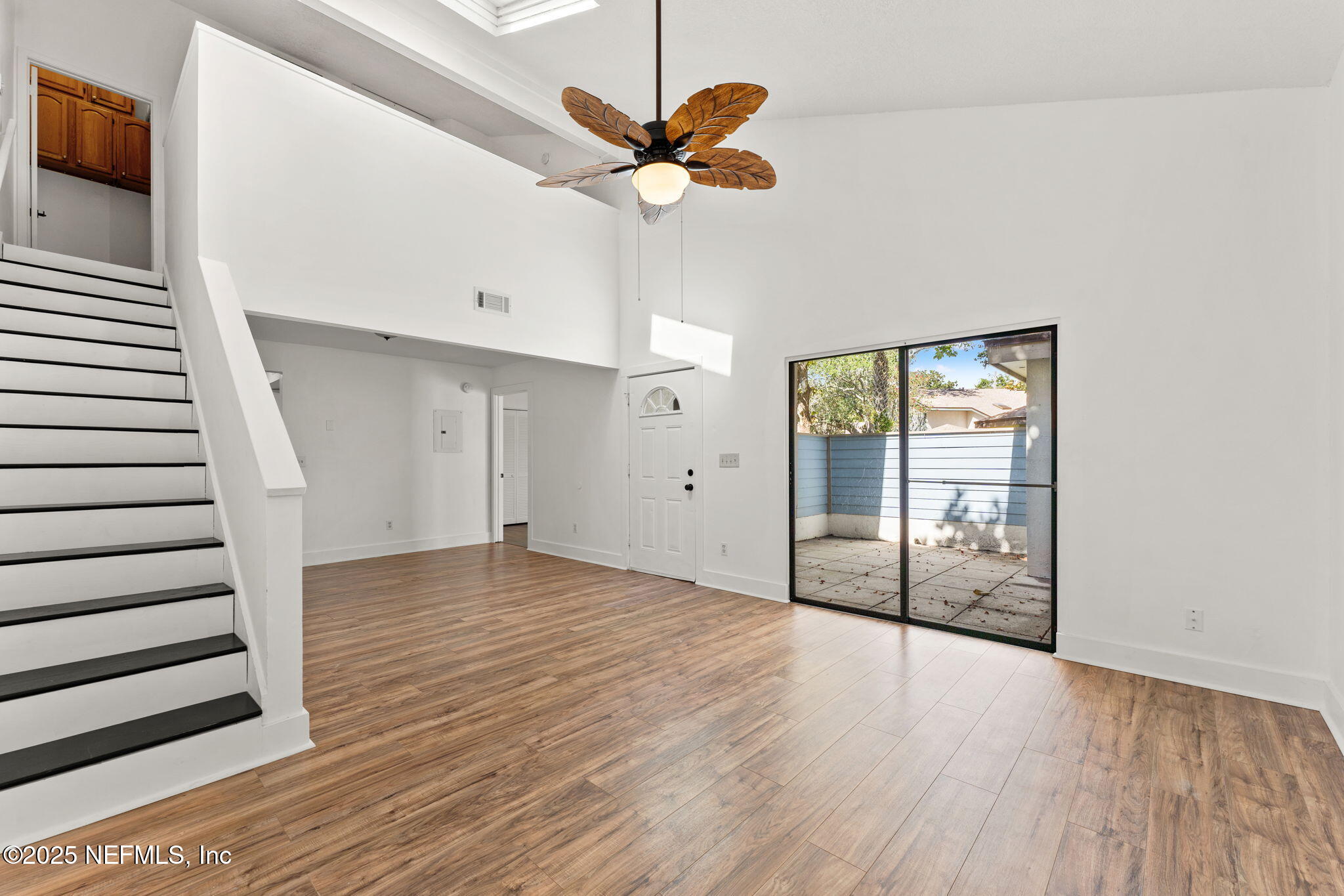 1601 CHALLENGER Court W, 1601