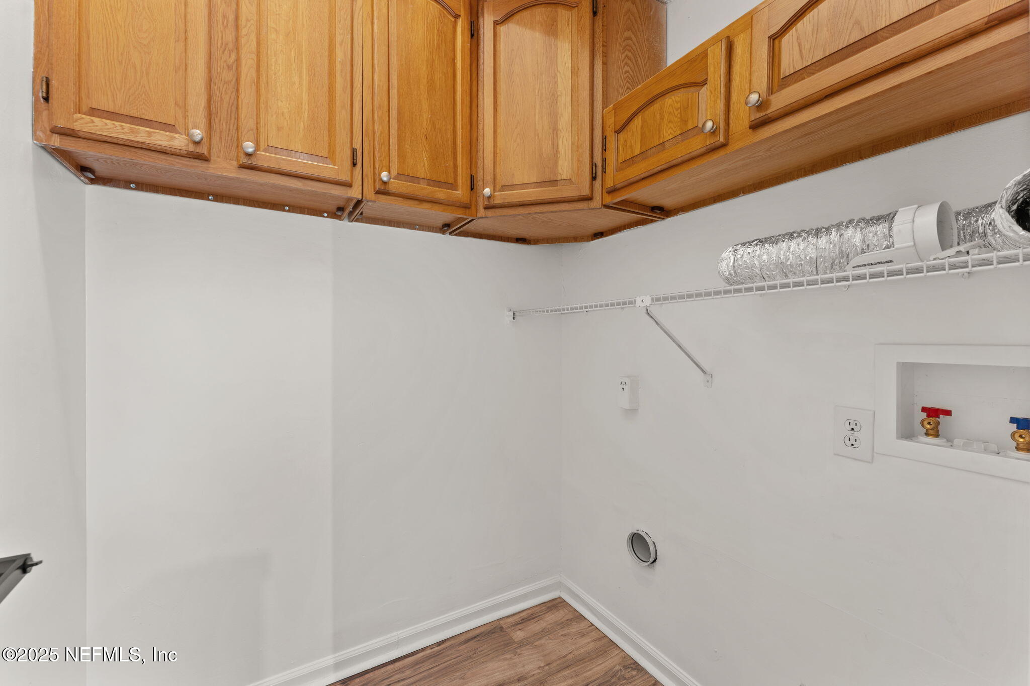 1601 CHALLENGER Court W, 1601