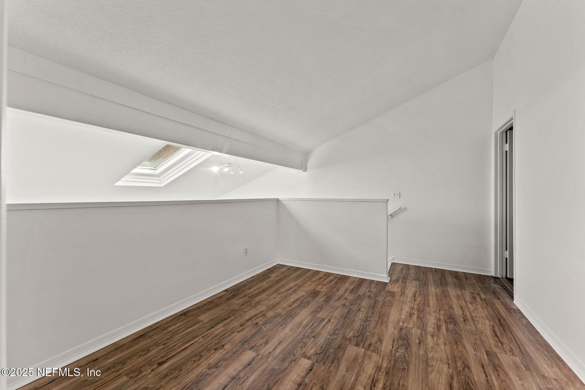 1601 CHALLENGER Court W, 1601