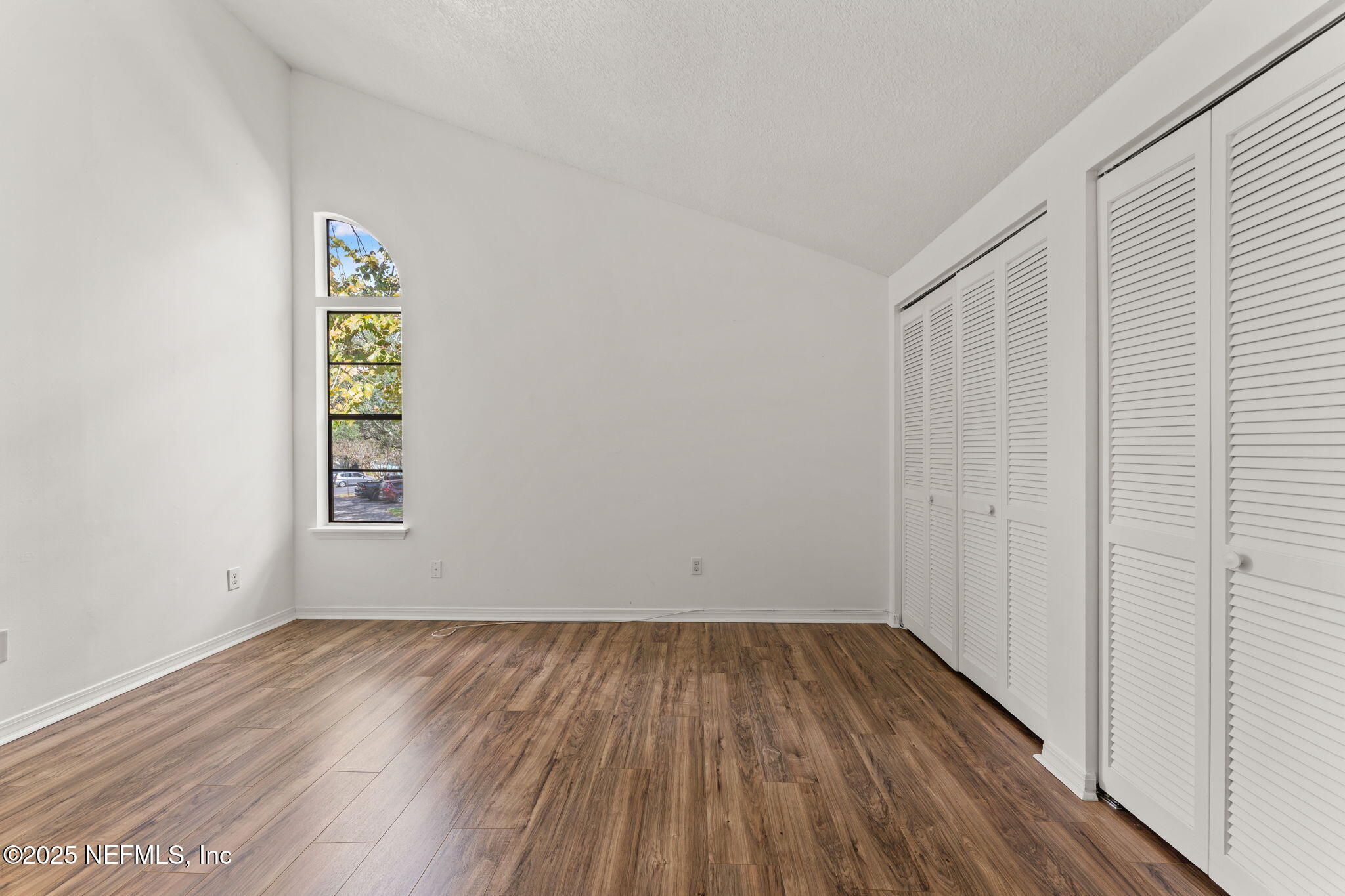 1601 CHALLENGER Court W, 1601