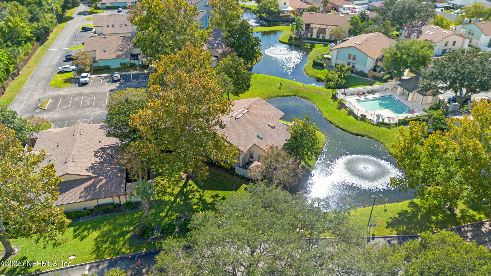 1601 CHALLENGER Court W, 1601