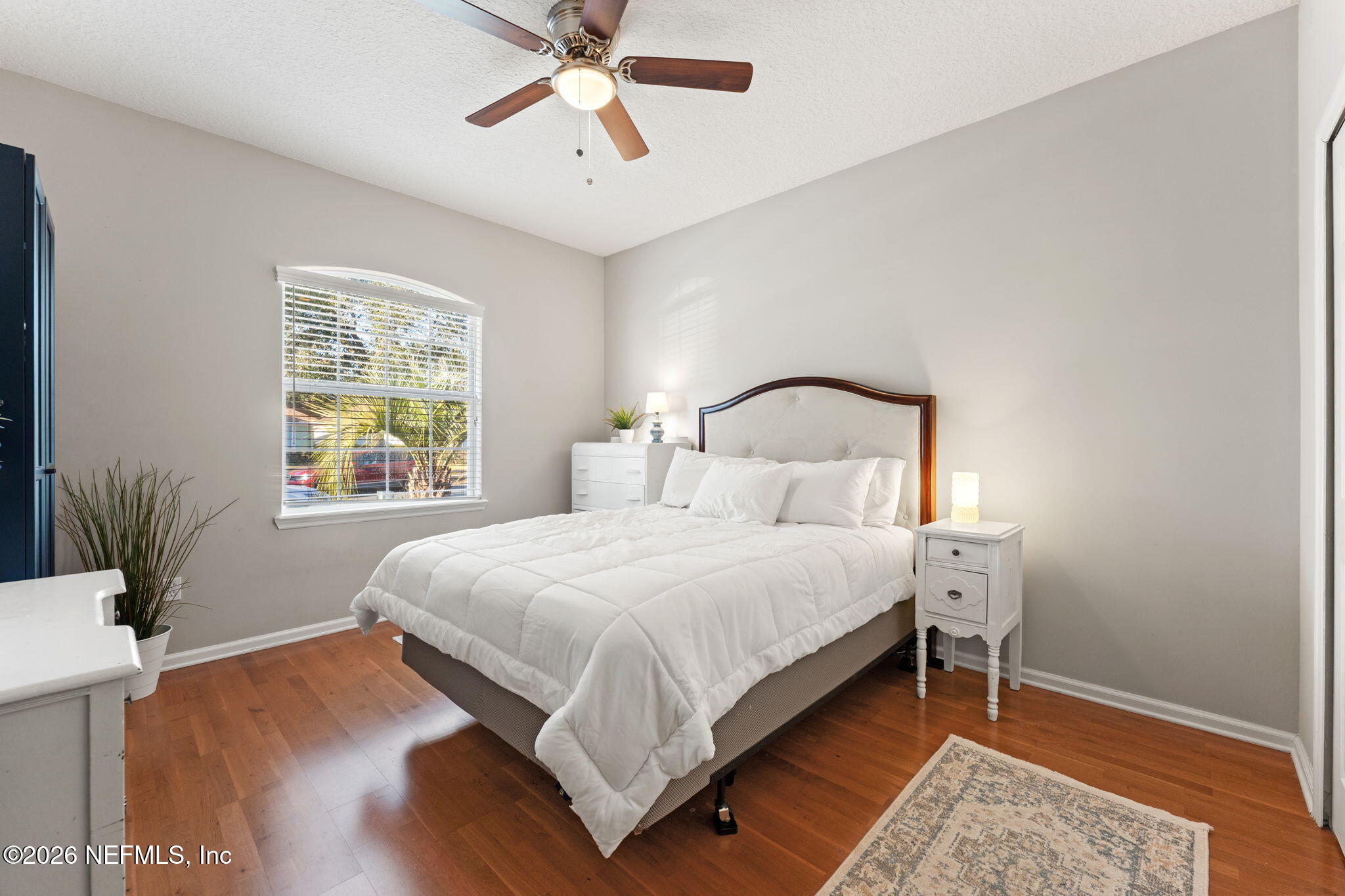 5906 GREEN POND Drive