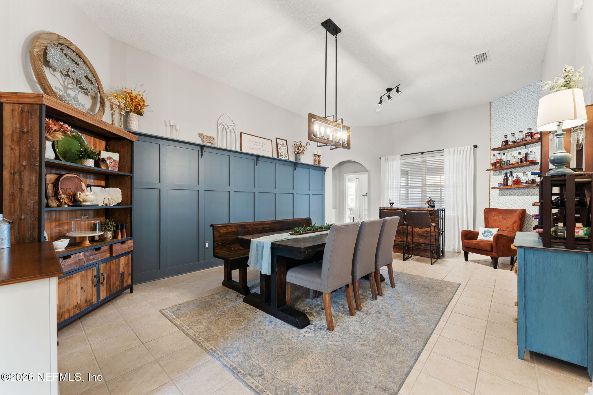 5906 GREEN POND Drive