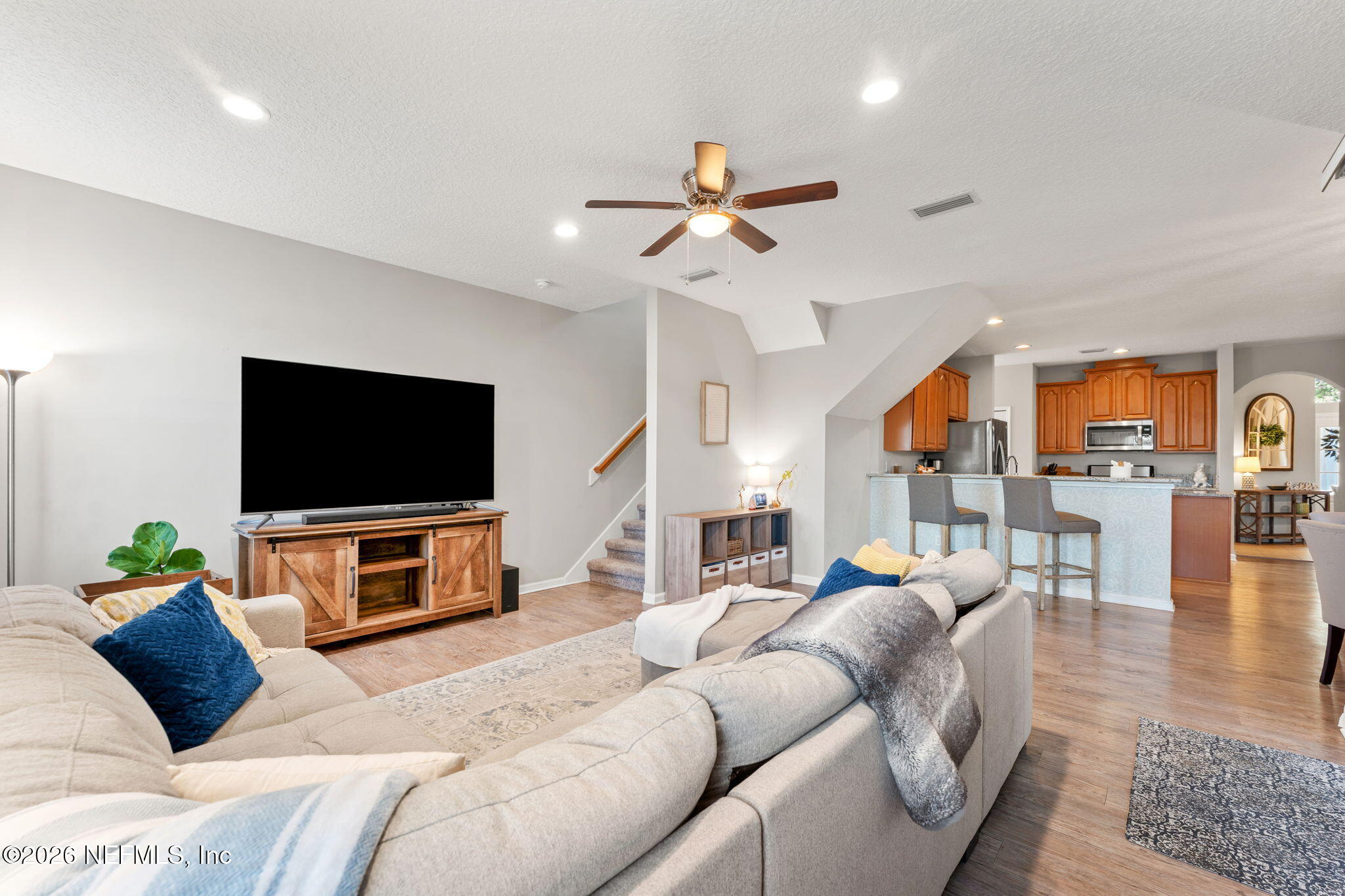 5906 GREEN POND Drive