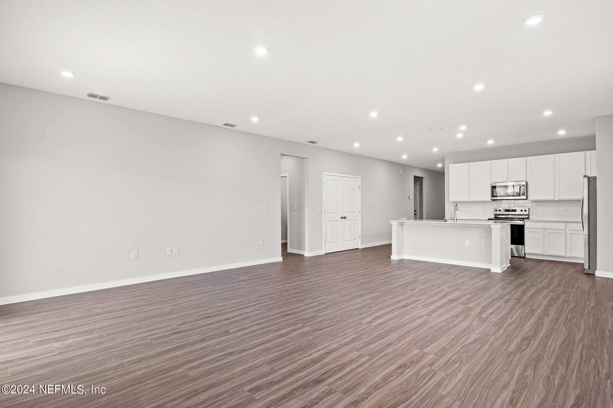 14695 MACADAMIA Lane