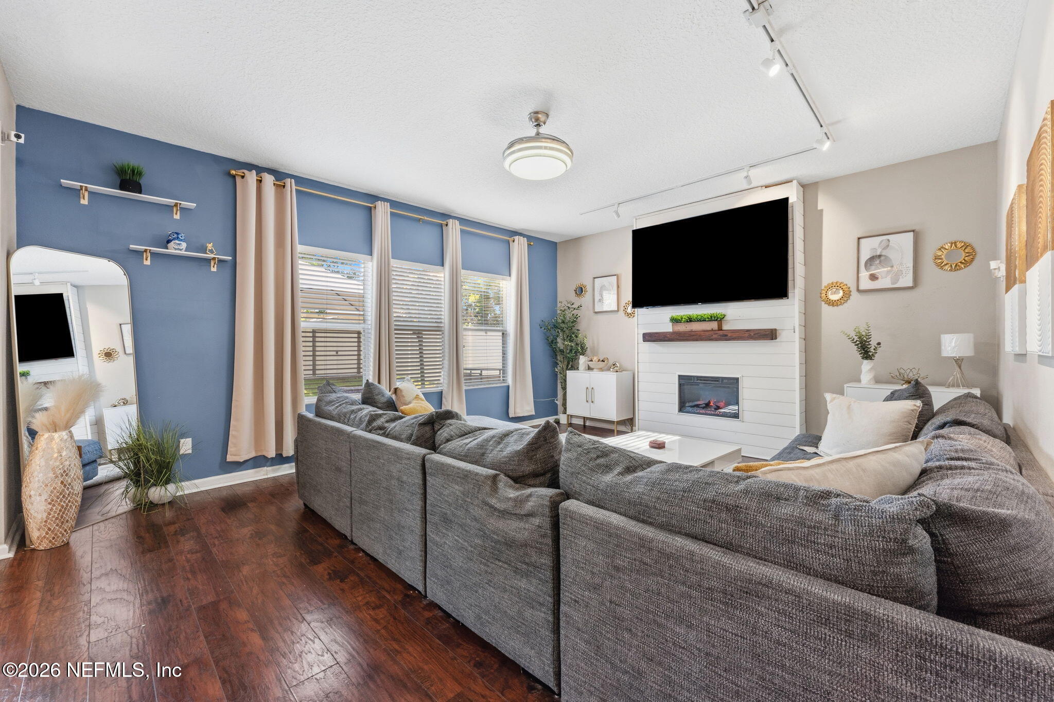 16315 HUNTERS HOLLOW Trail