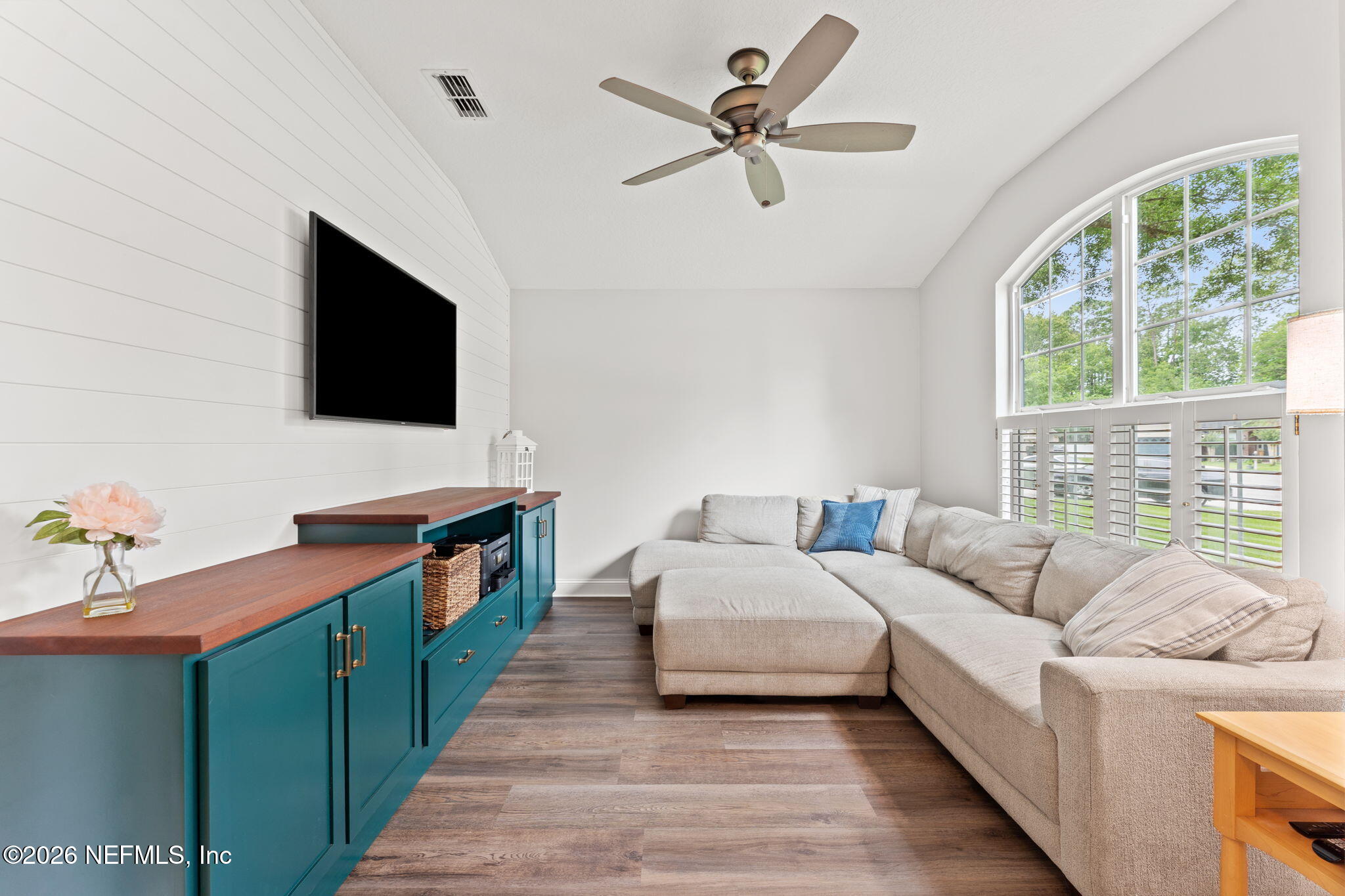 728 AUSTIN Place