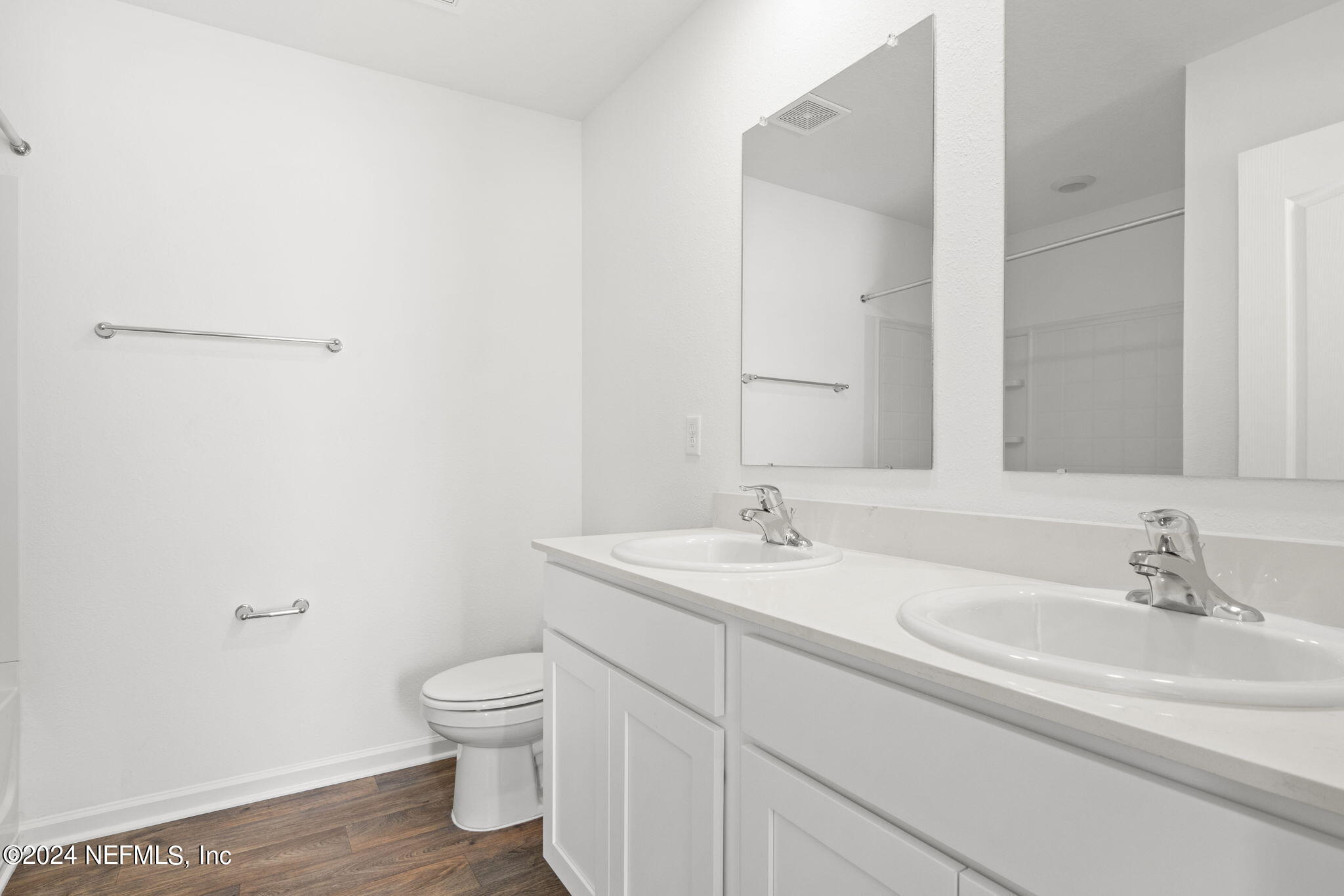 12422 RUBBER FIG Terrace