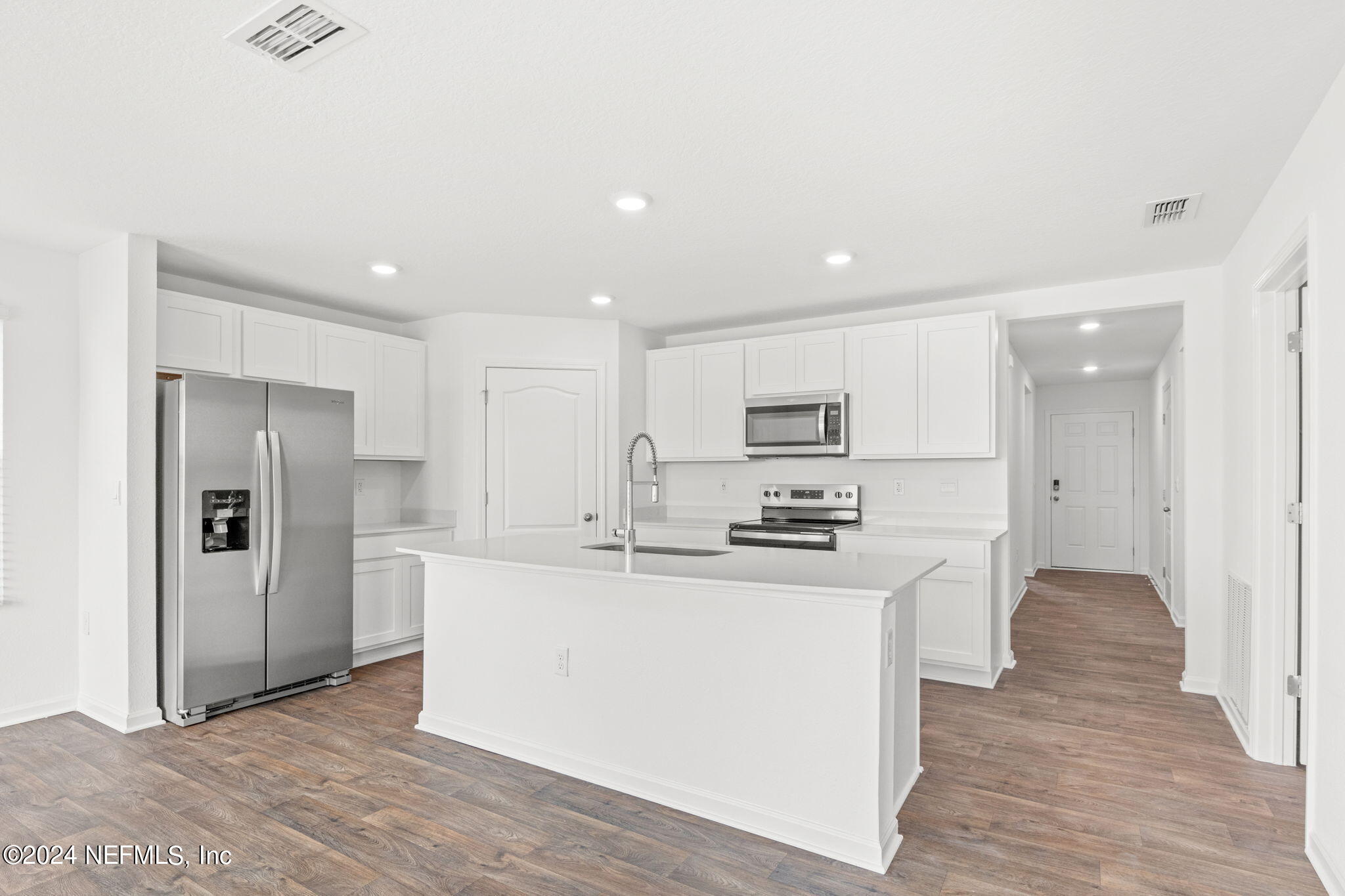 12422 RUBBER FIG Terrace