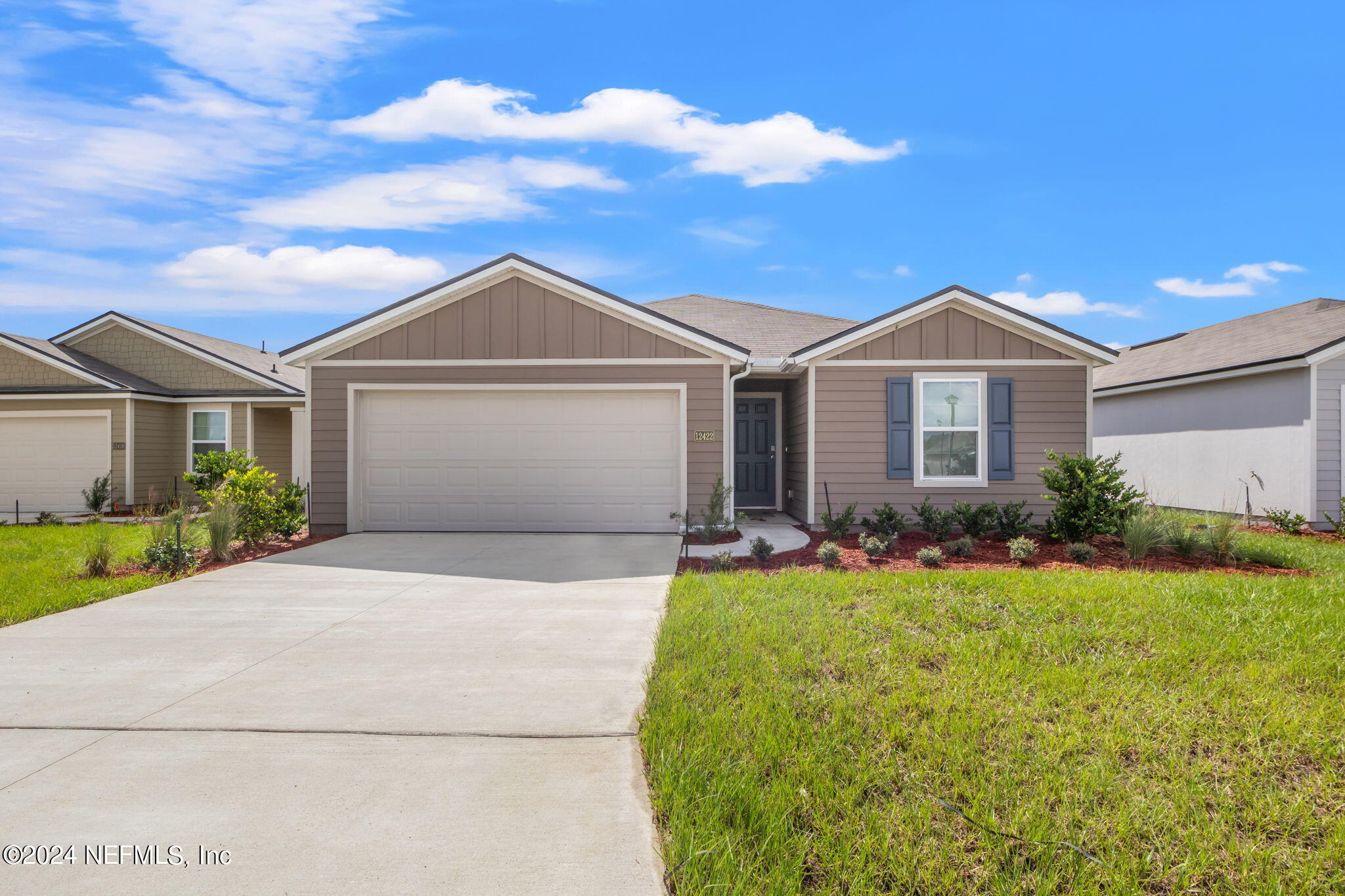 12422 RUBBER FIG Terrace