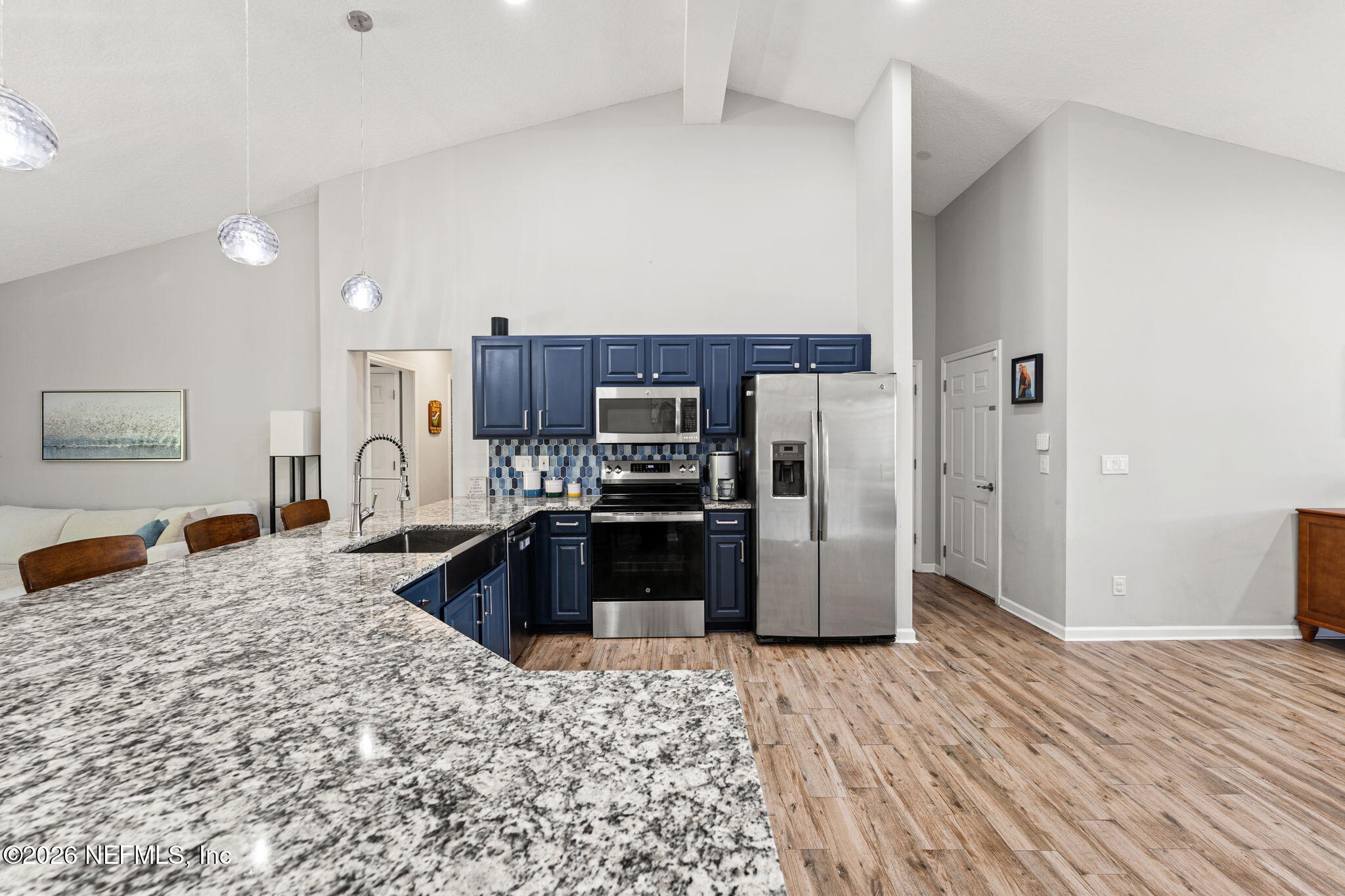 2500 CEDAR TRACE Drive W