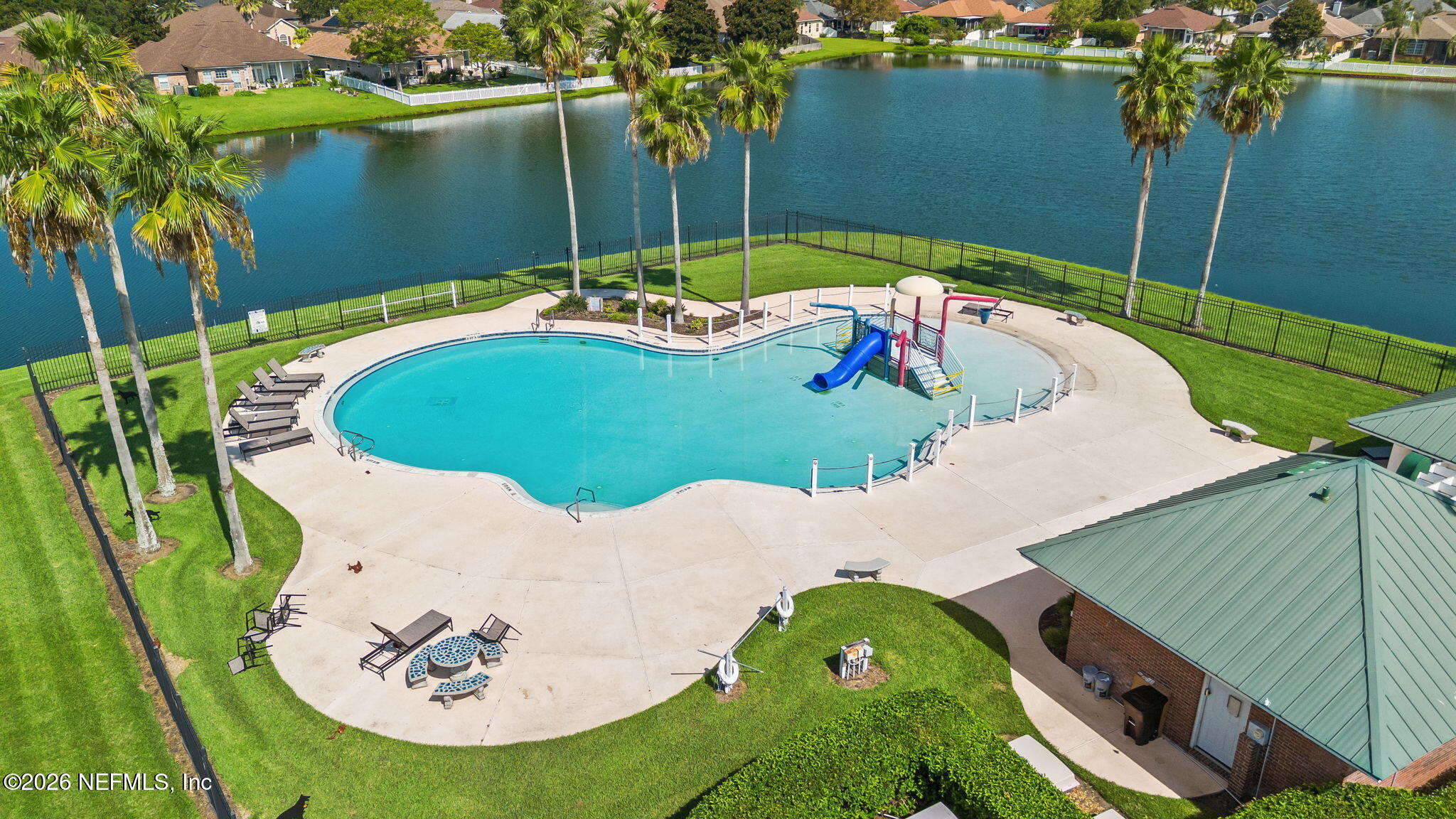 2500 CEDAR TRACE Drive W