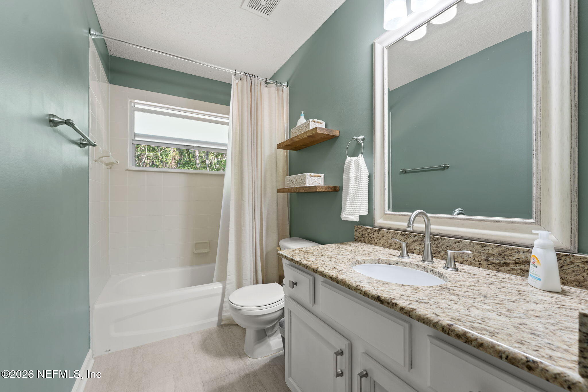 2500 CEDAR TRACE Drive W