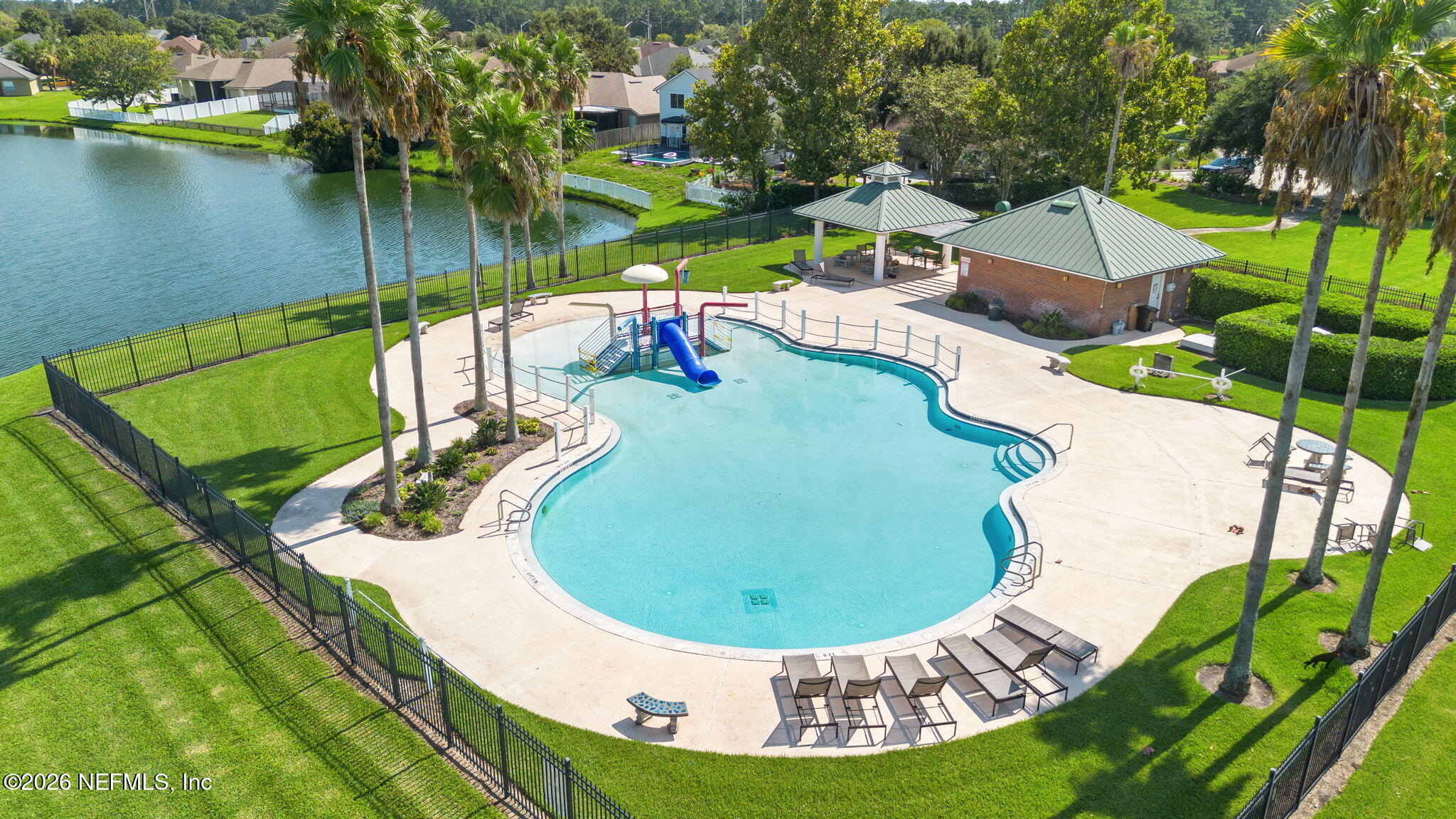 2500 CEDAR TRACE Drive W
