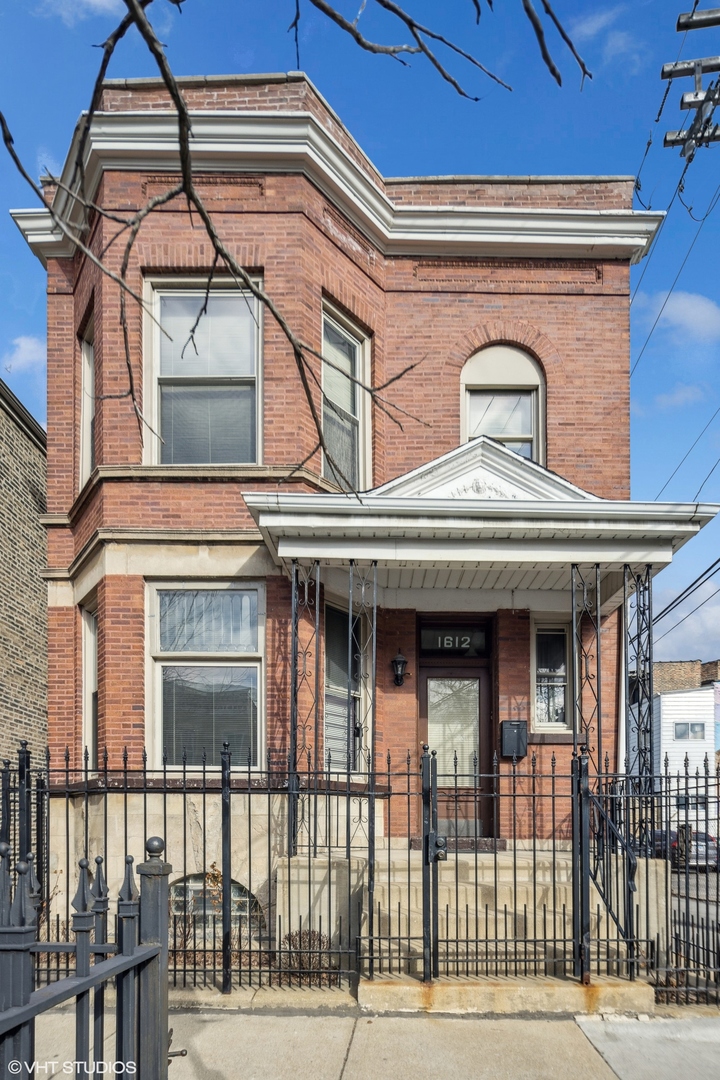 1612 W Cullerton Street