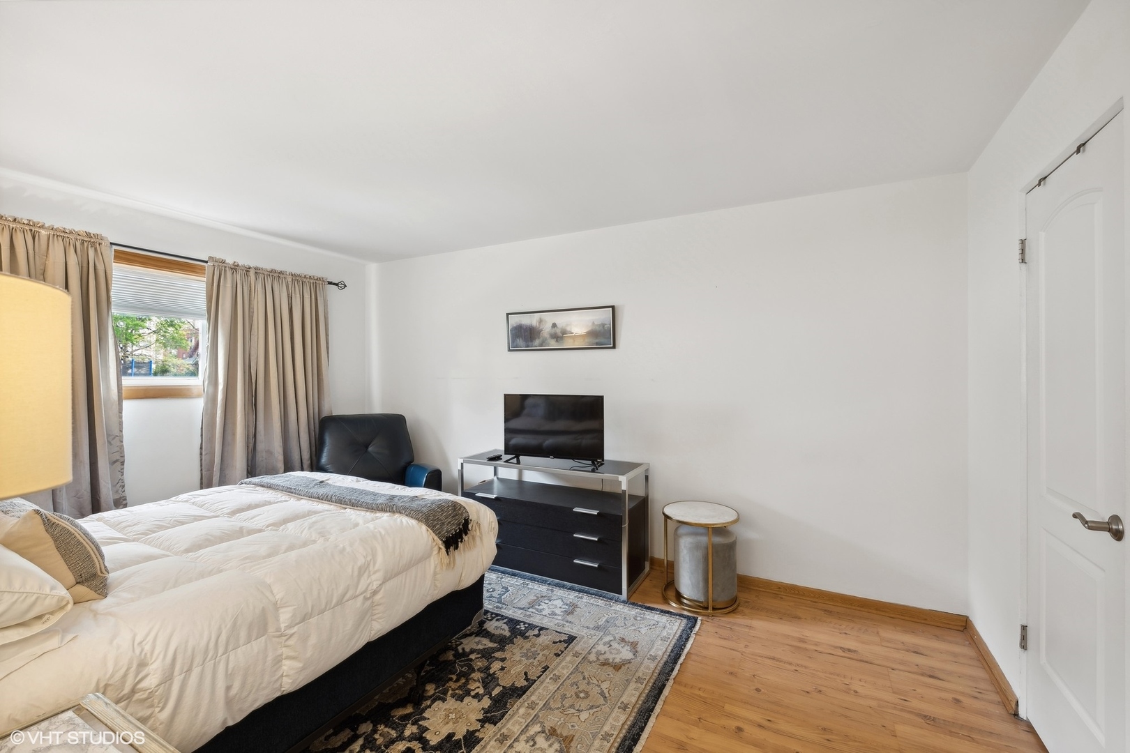 1127 W ERIE Unit 1C Street Unit: 1C