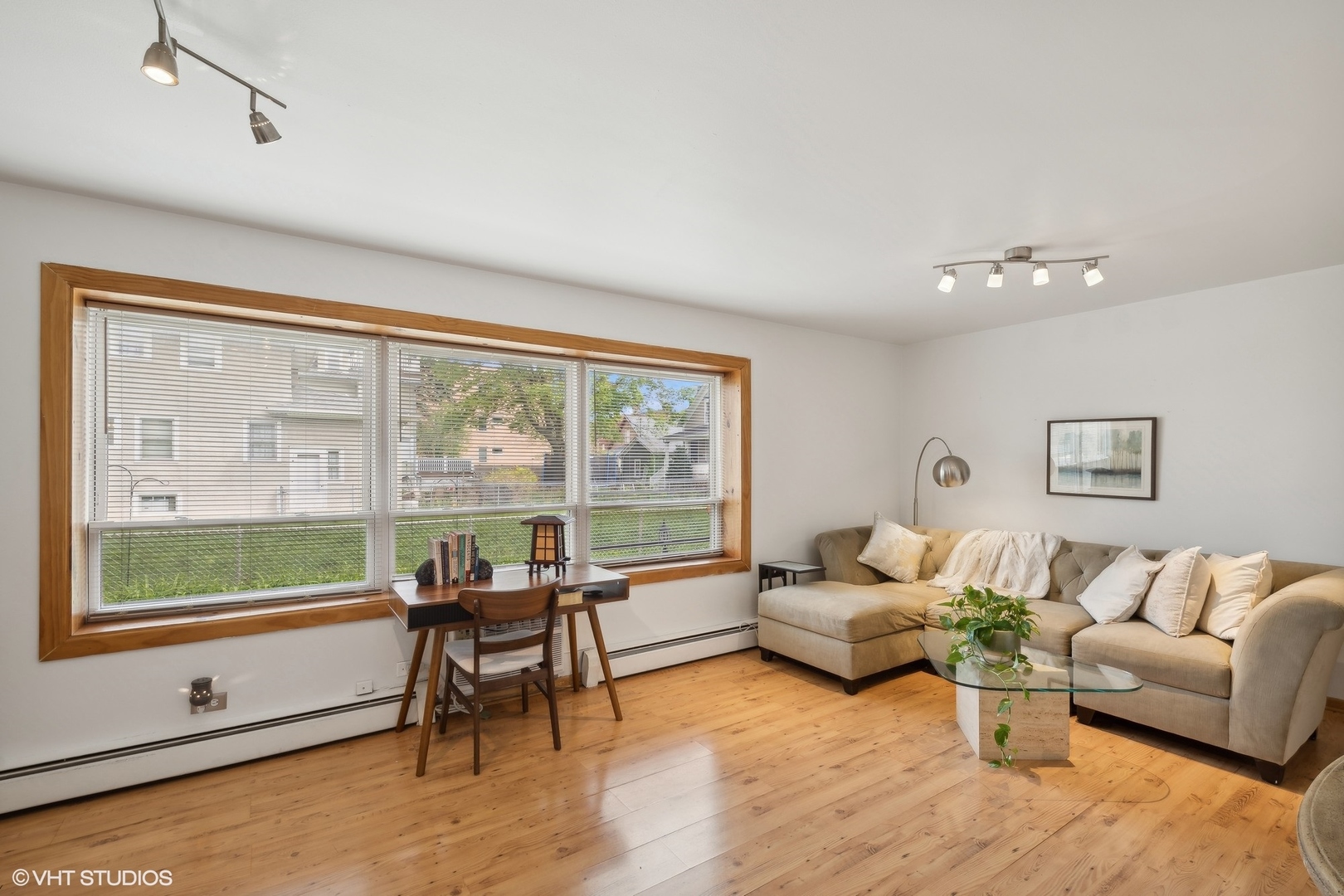 1127 W ERIE Unit 1C Street Unit: 1C