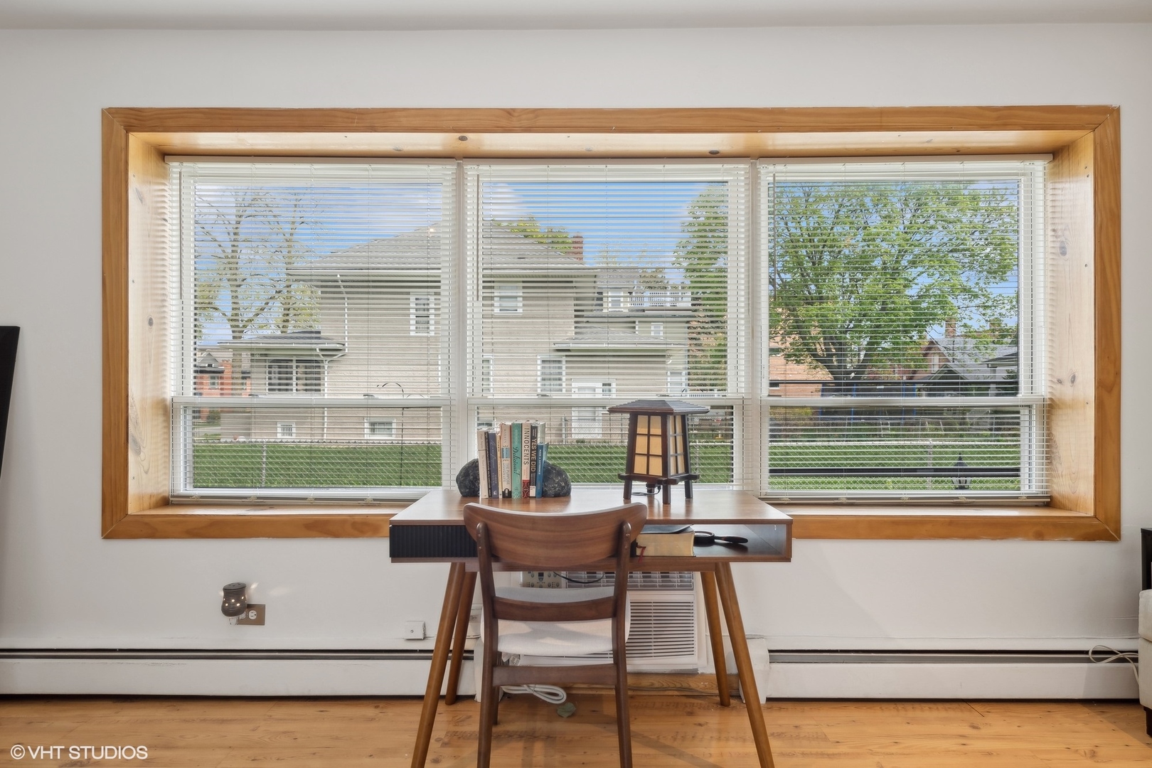 1127 W ERIE Unit 1C Street Unit: 1C