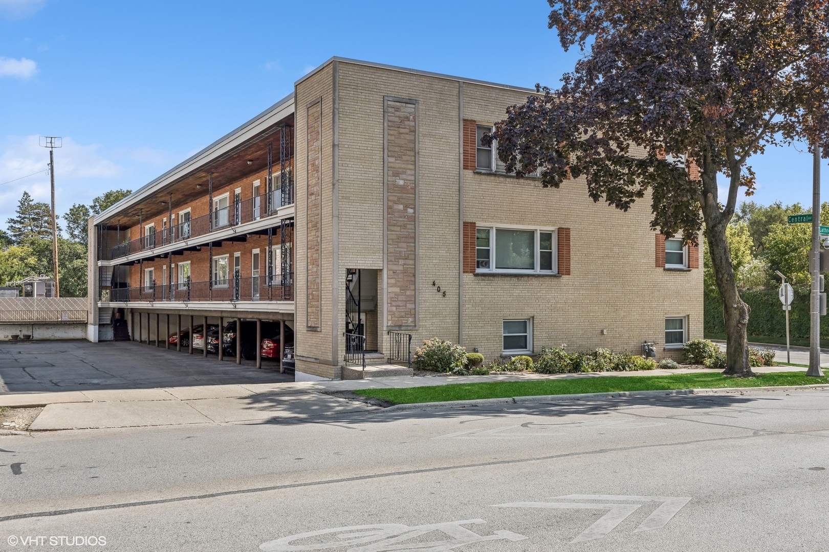 405 Lathrop Avenue Unit: 1C