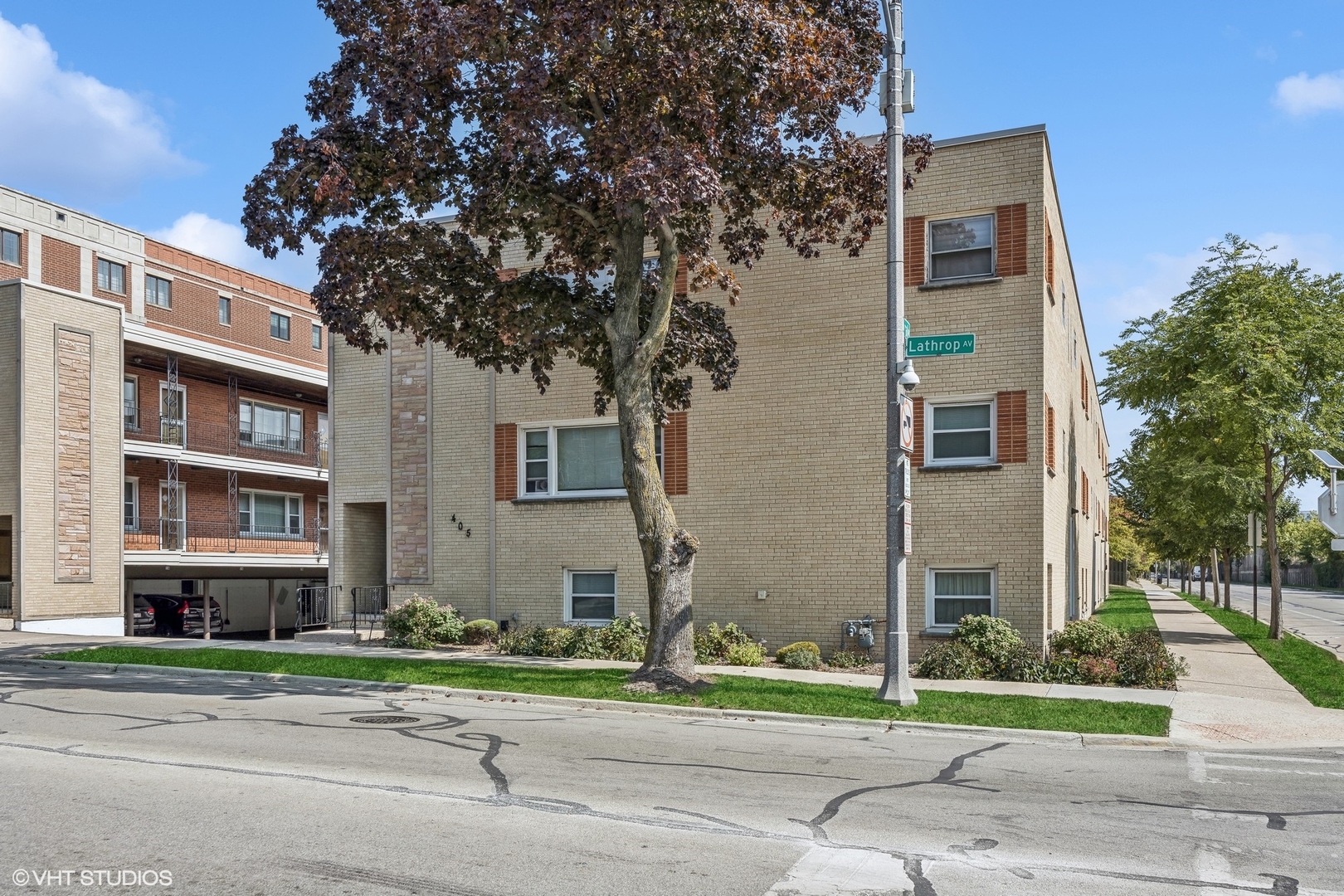 405 Lathrop Avenue Unit: 1C