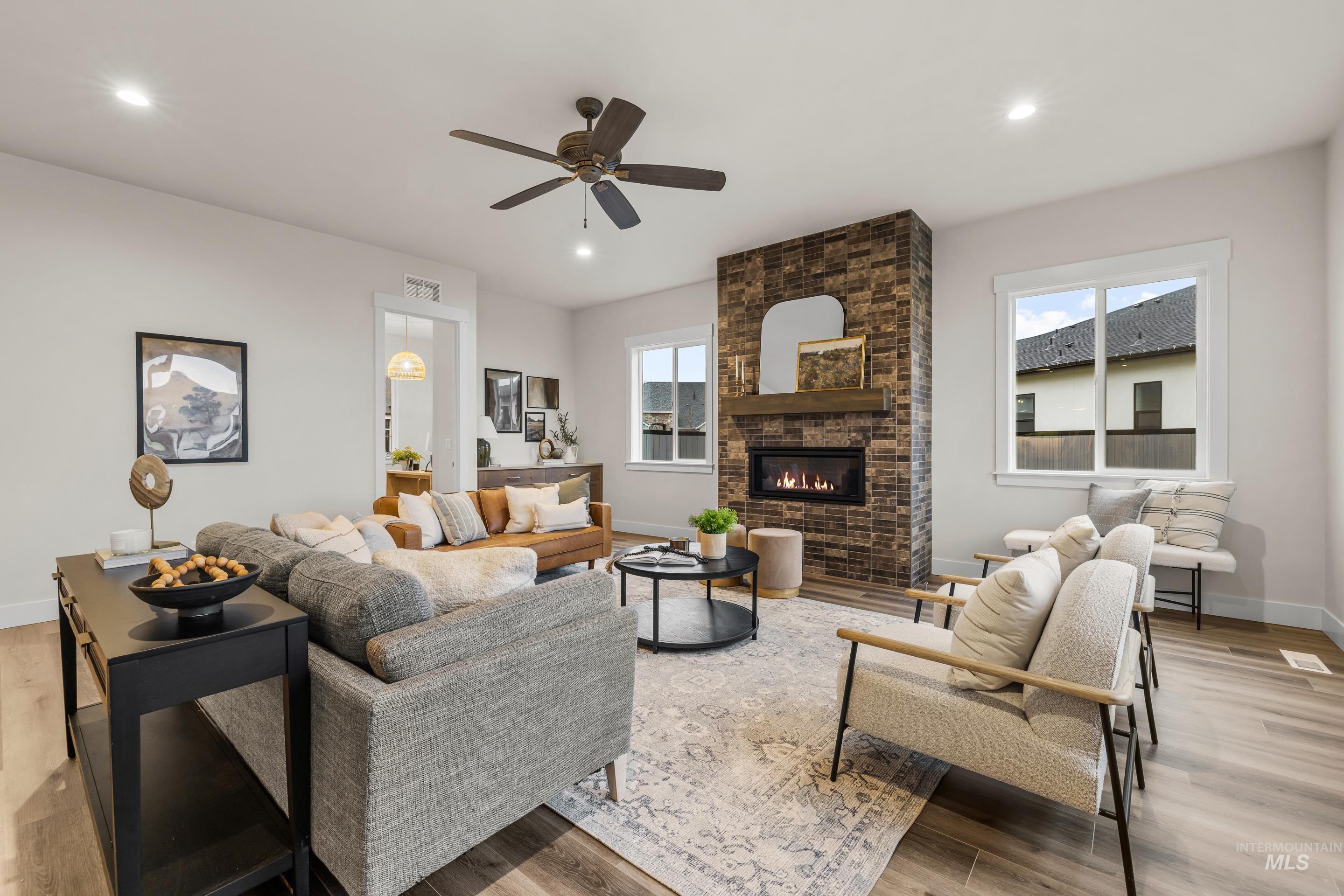 279 S Eagles Roost Way