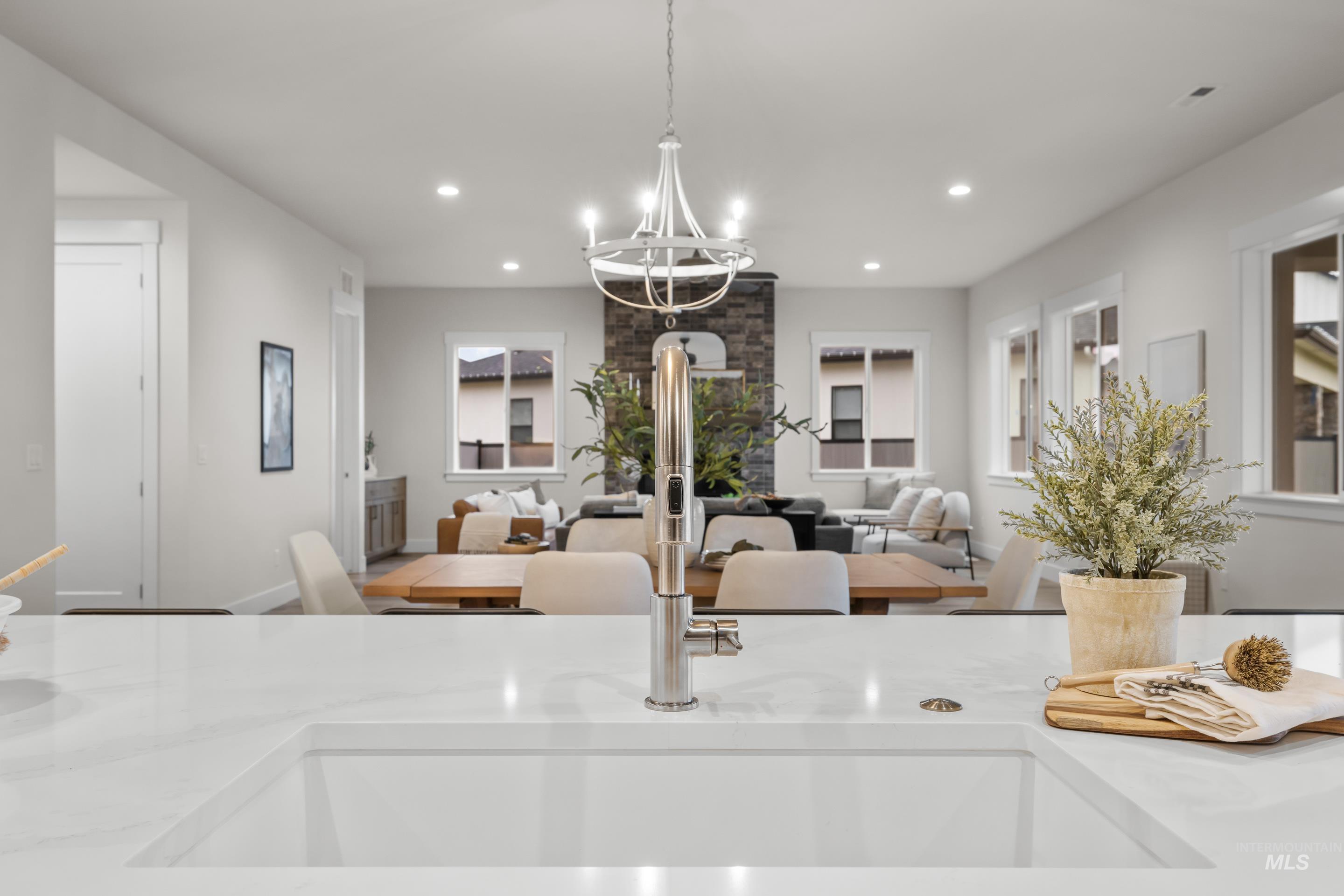 279 S Eagles Roost Way