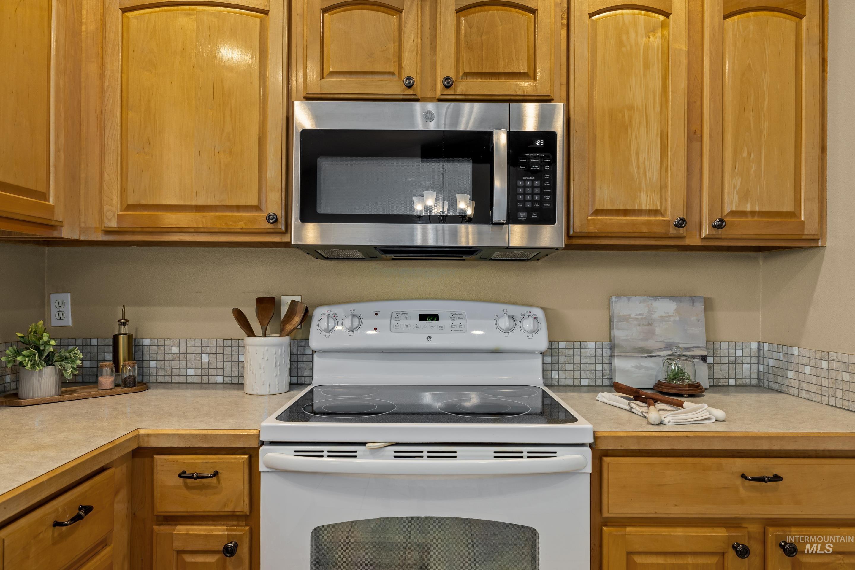 3591 N Bottle Brush Ave