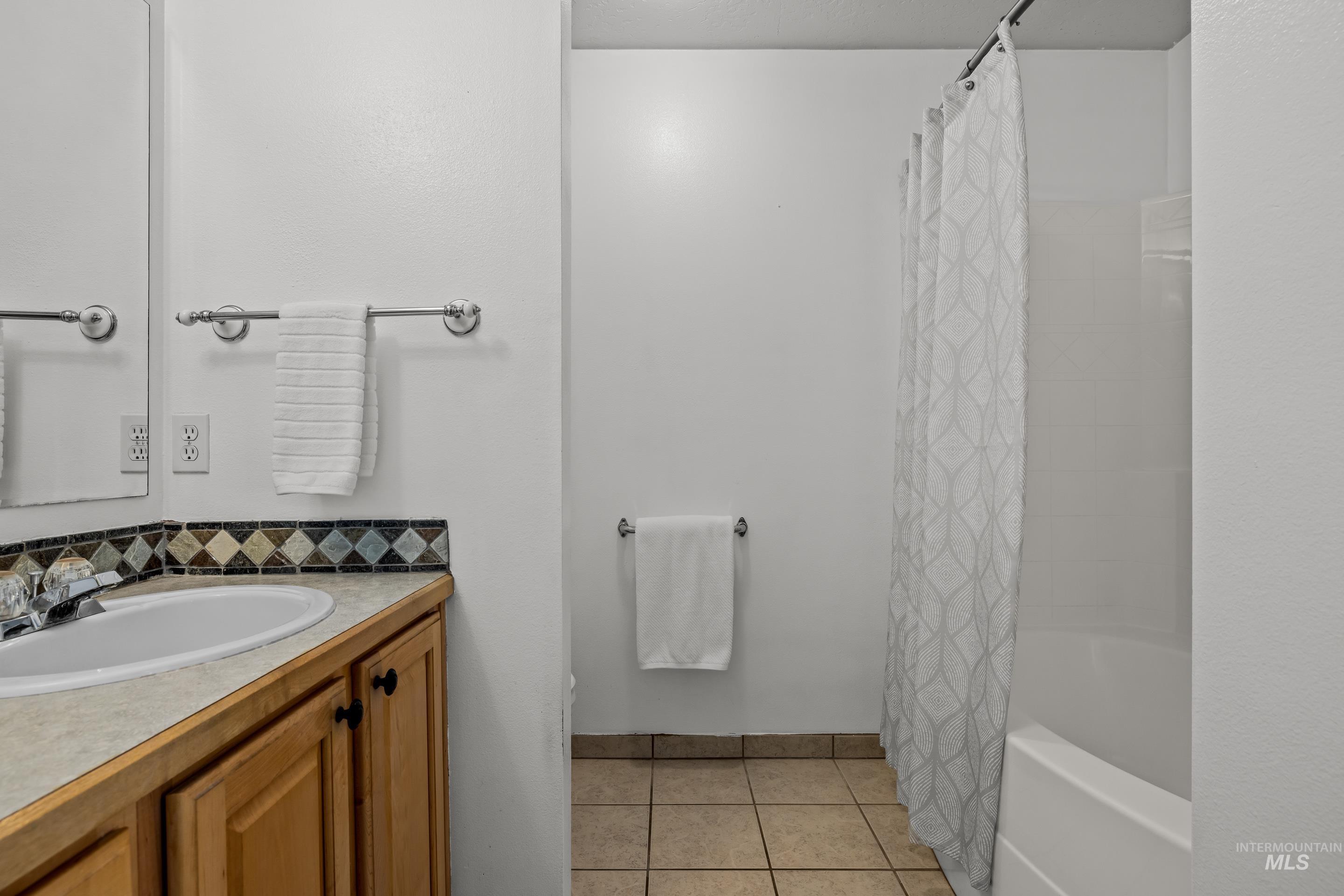 3591 N Bottle Brush Ave