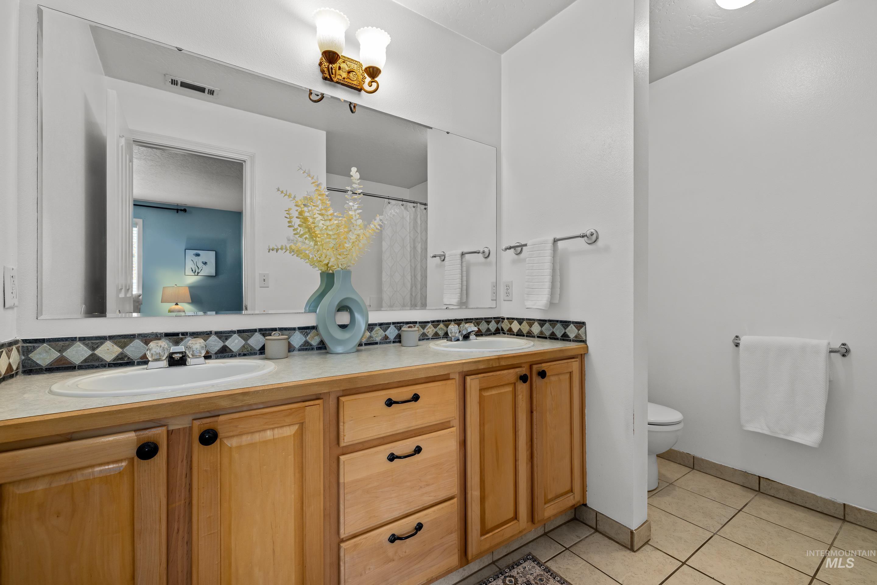 3591 N Bottle Brush Ave