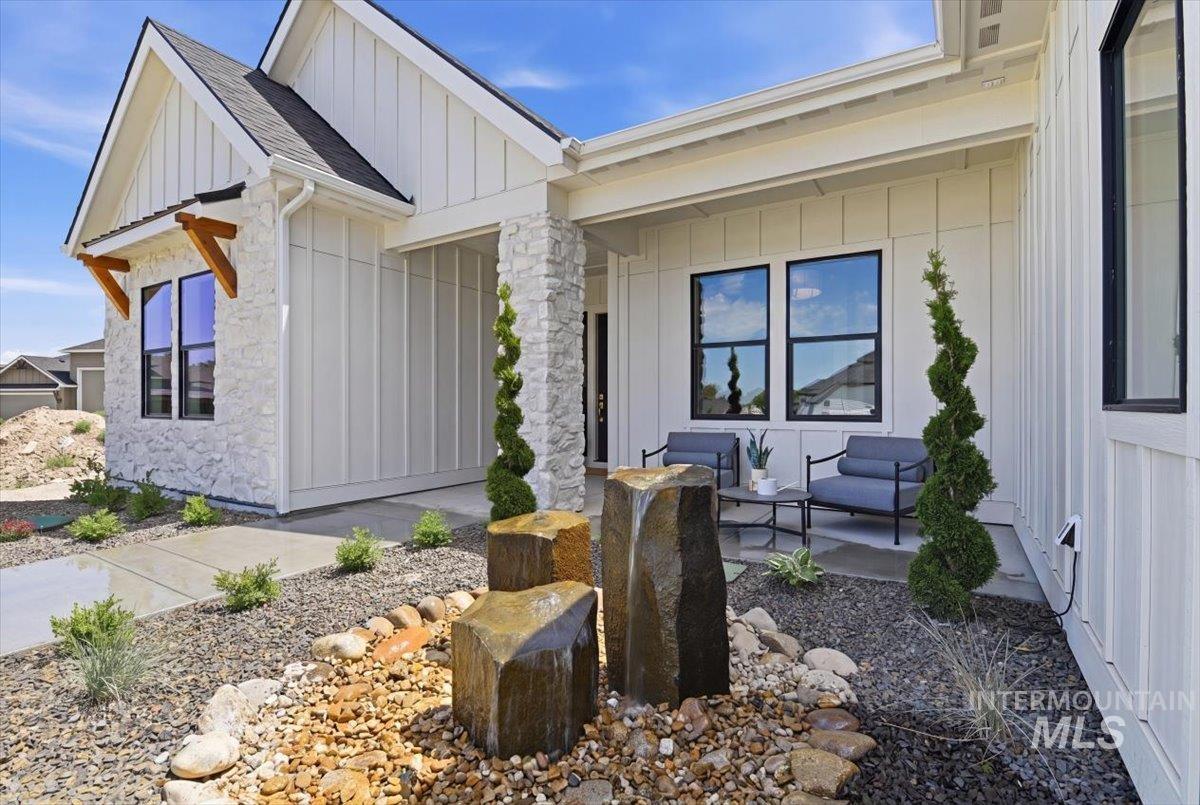 7042 E Chicken Hawk Loop