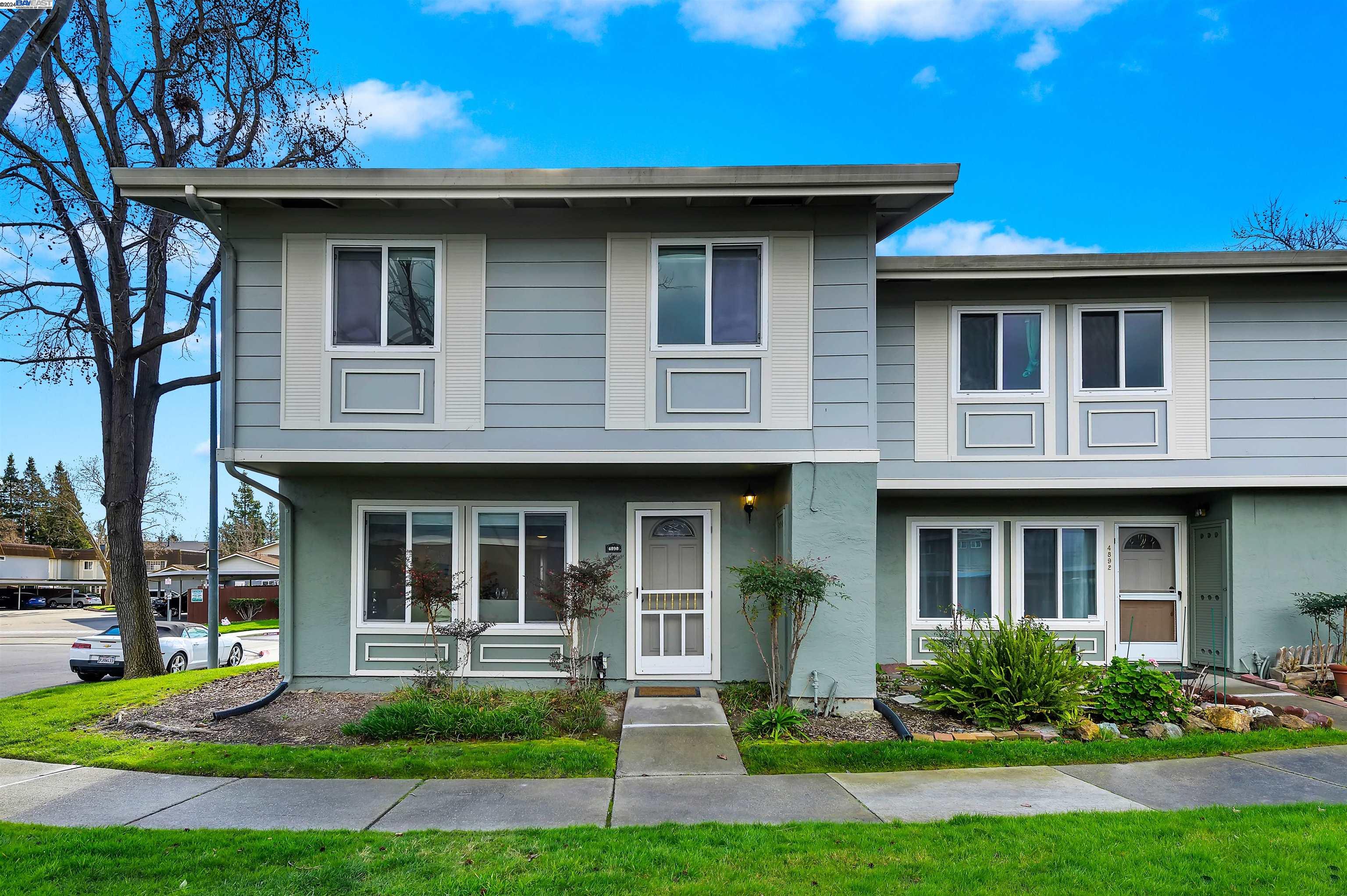 4898 Saginaw Cir
