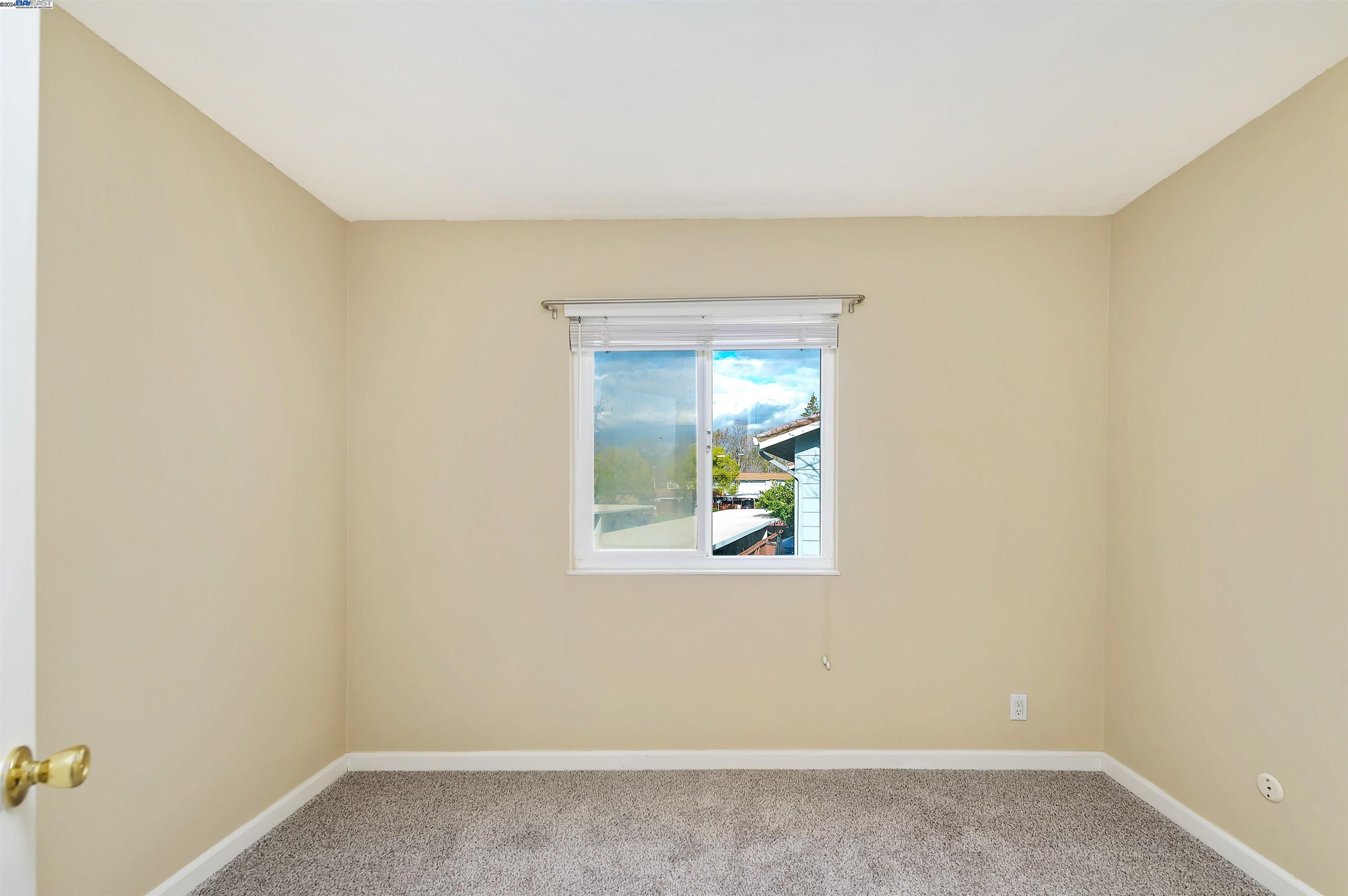 4898 Saginaw Cir