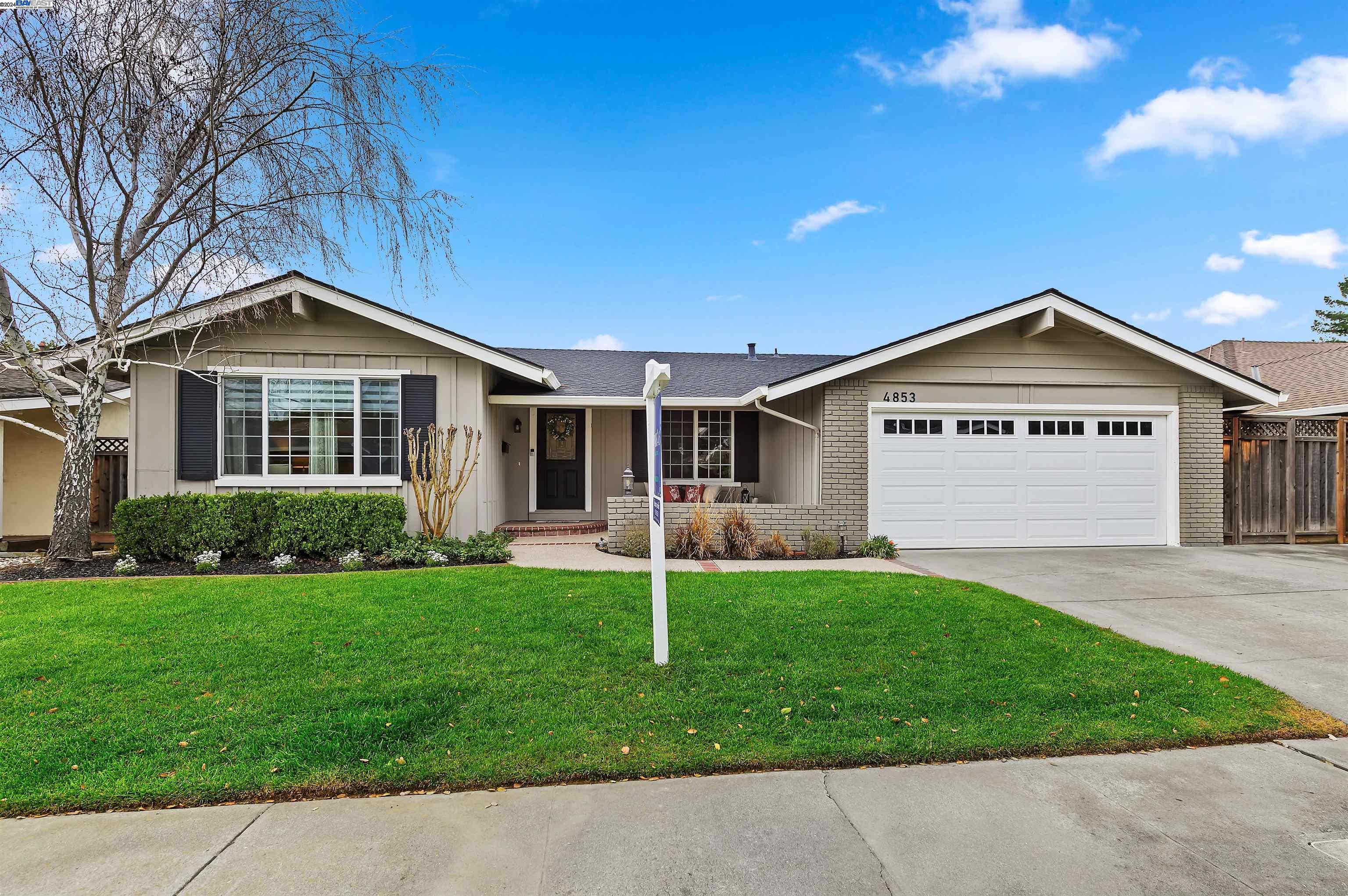 4853 Hillcrest Way