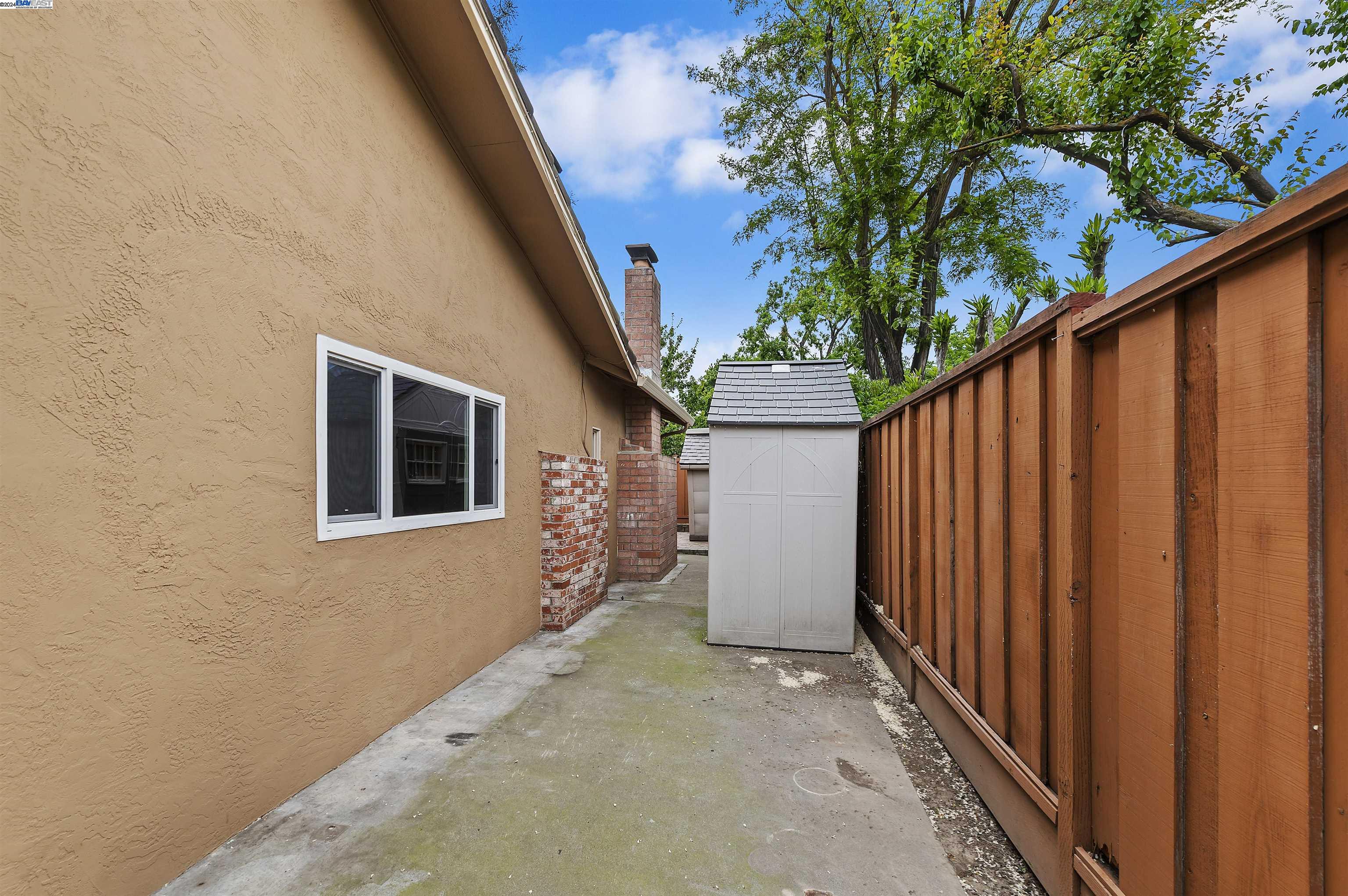 1564 Greenwood Rd