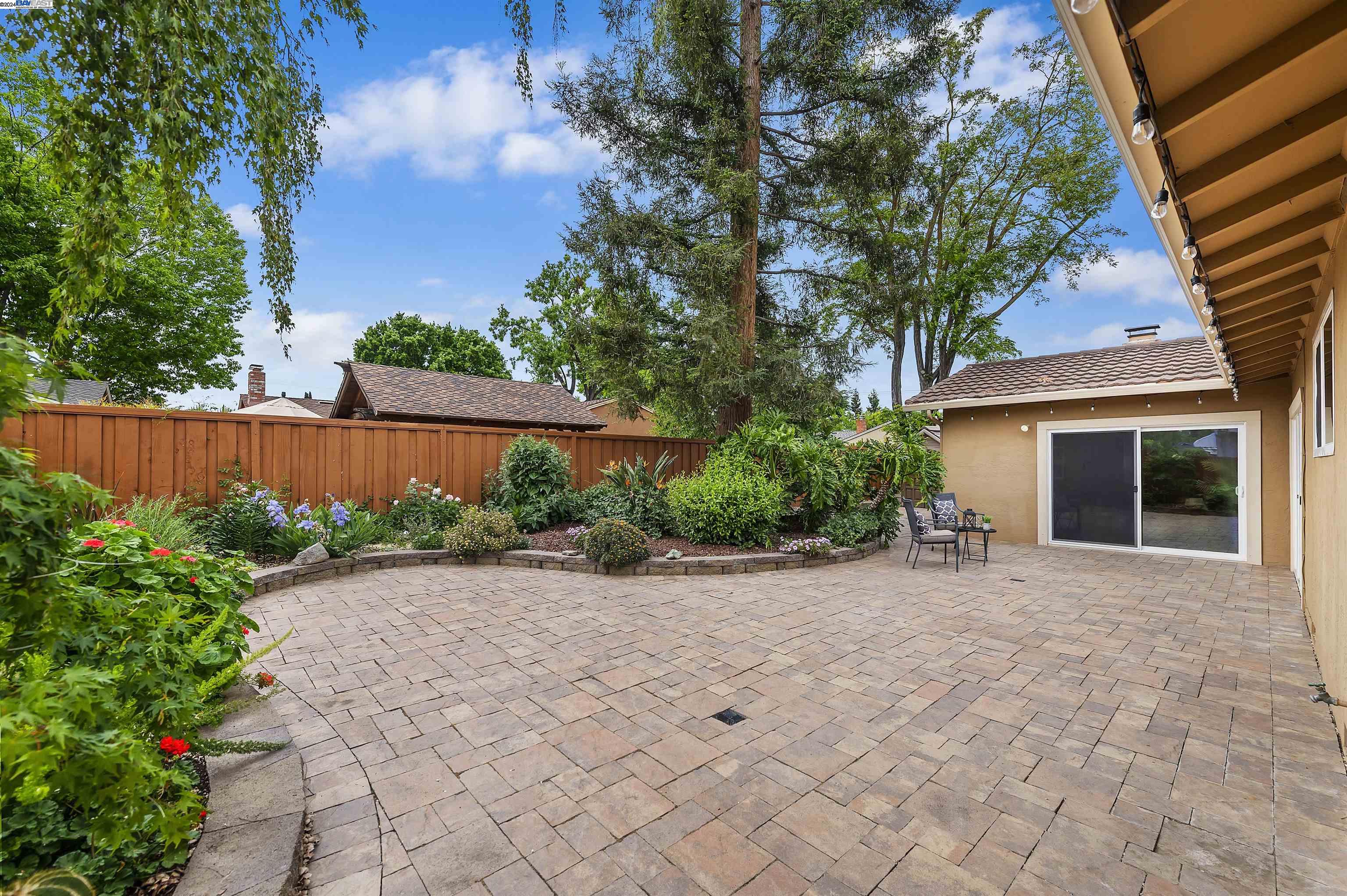 1564 Greenwood Rd