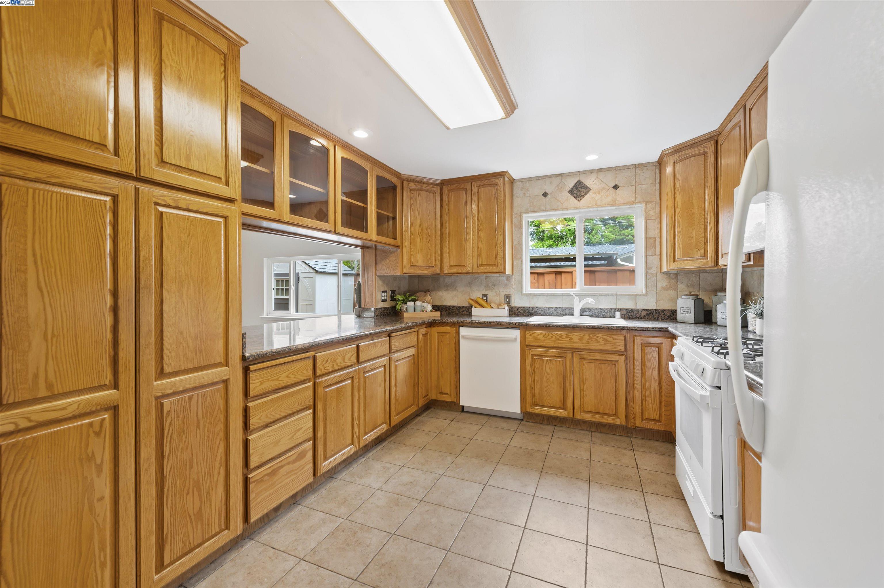 1564 Greenwood Rd