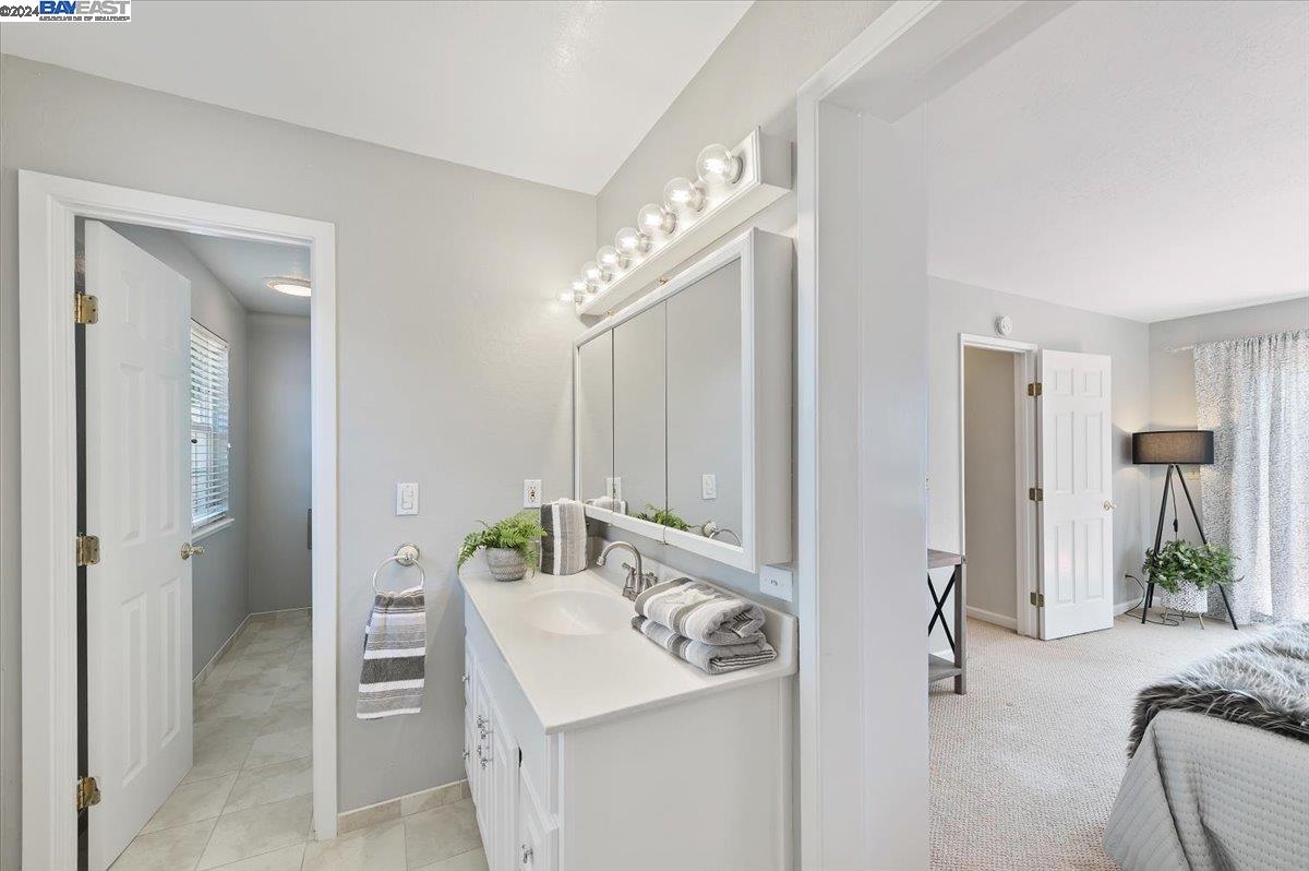 6869 Sunnyslope Ave