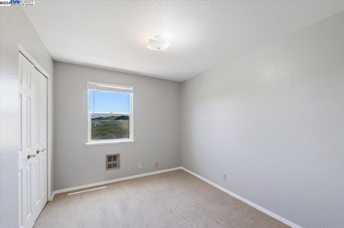 6869 Sunnyslope Ave