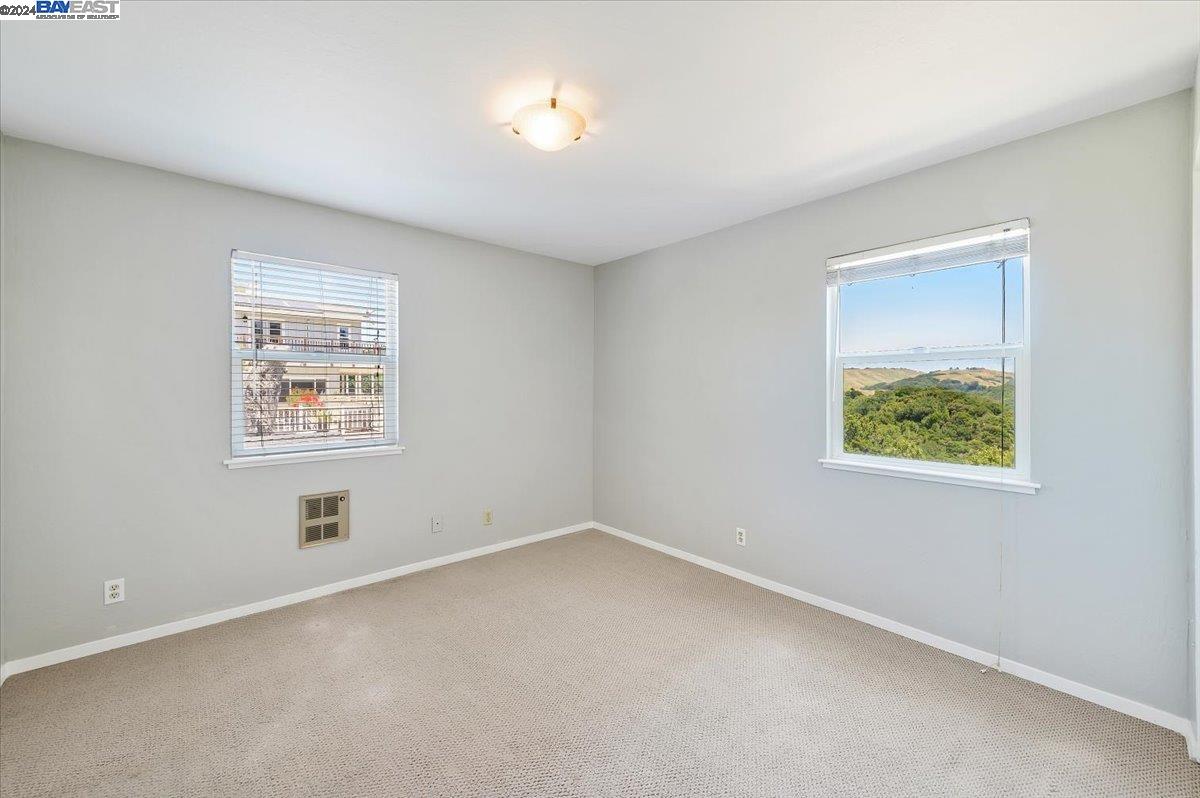 6869 Sunnyslope Ave