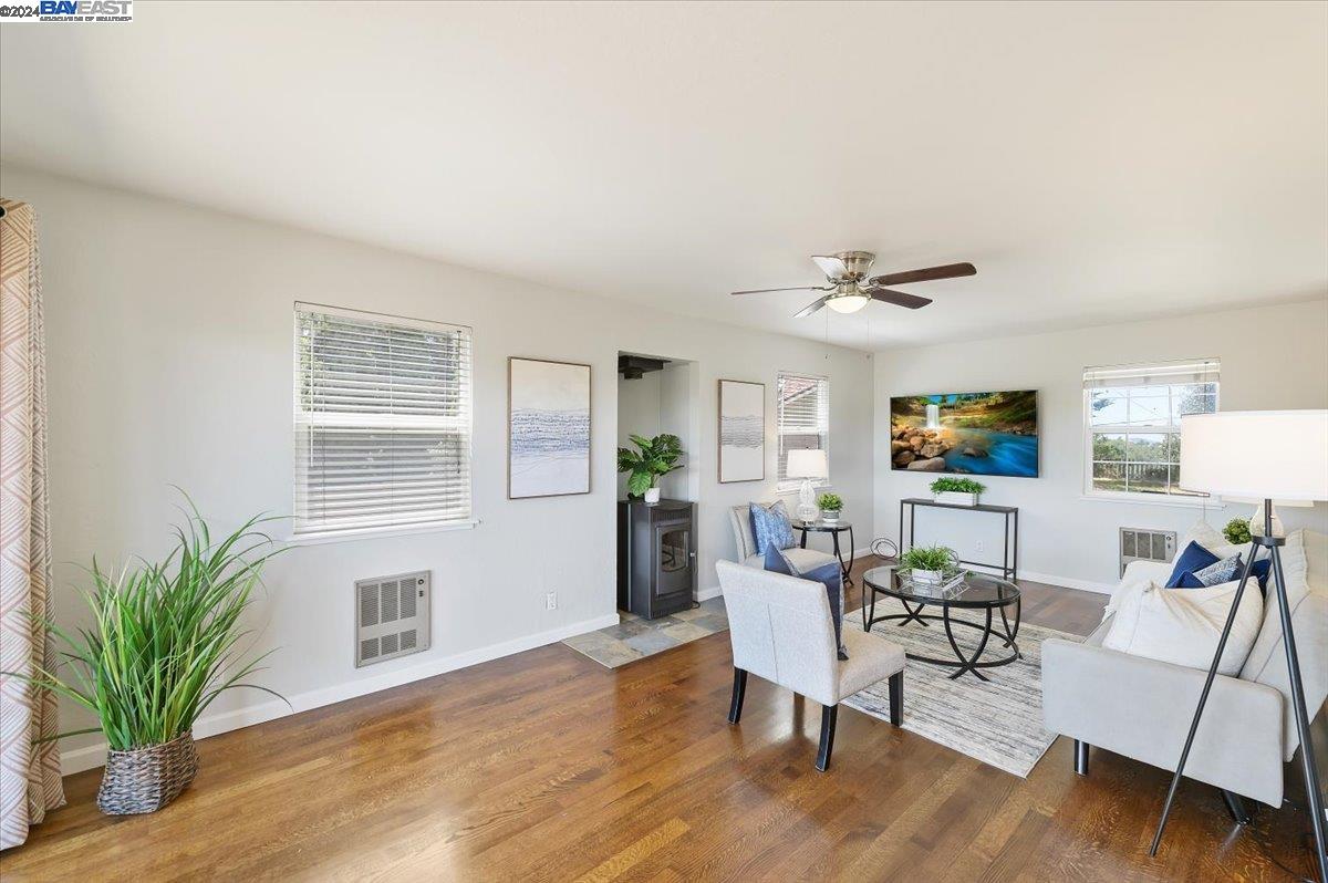 6869 Sunnyslope Ave