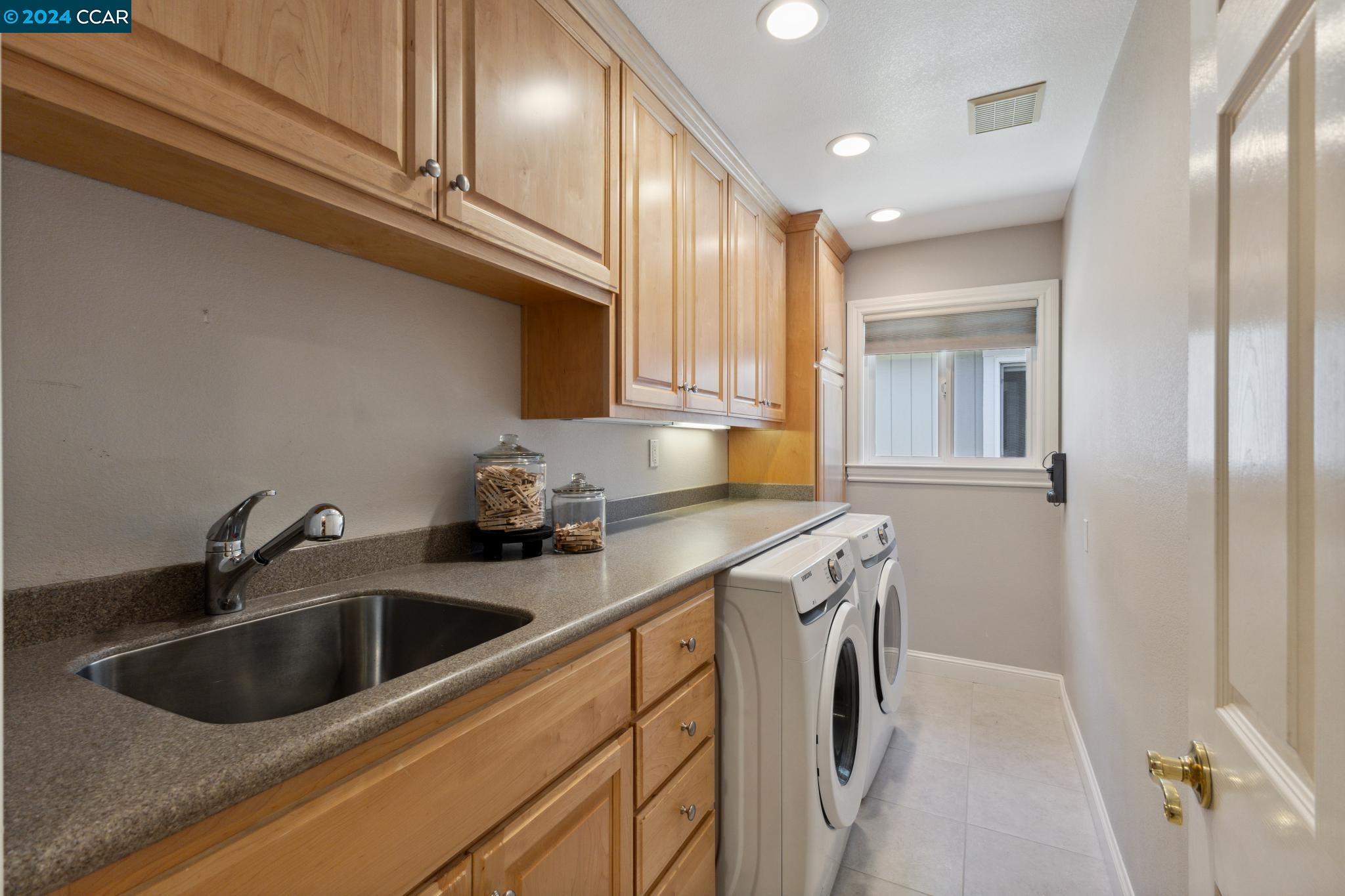 768 Contada Cir