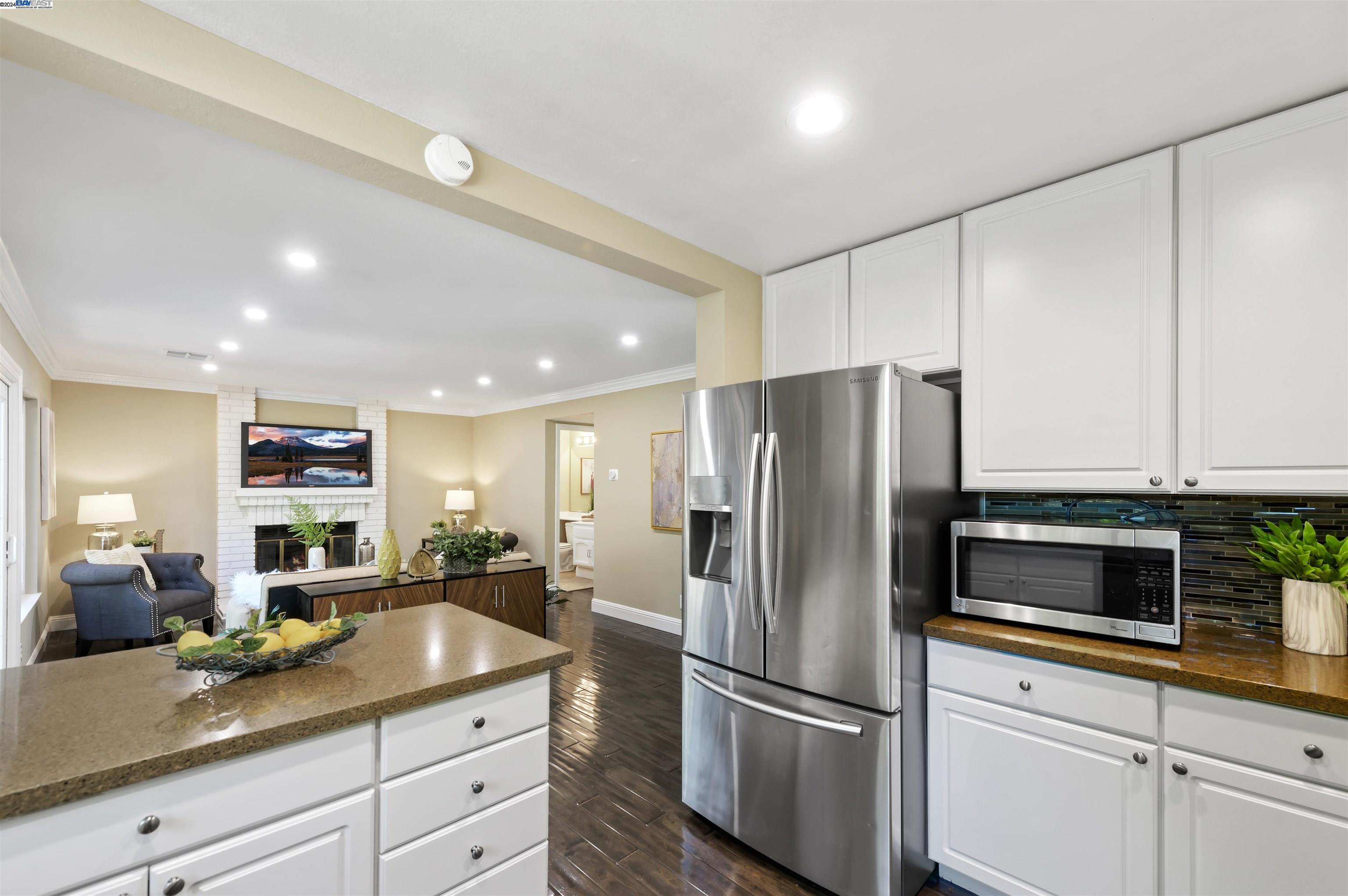 6738 Paseo Catalina