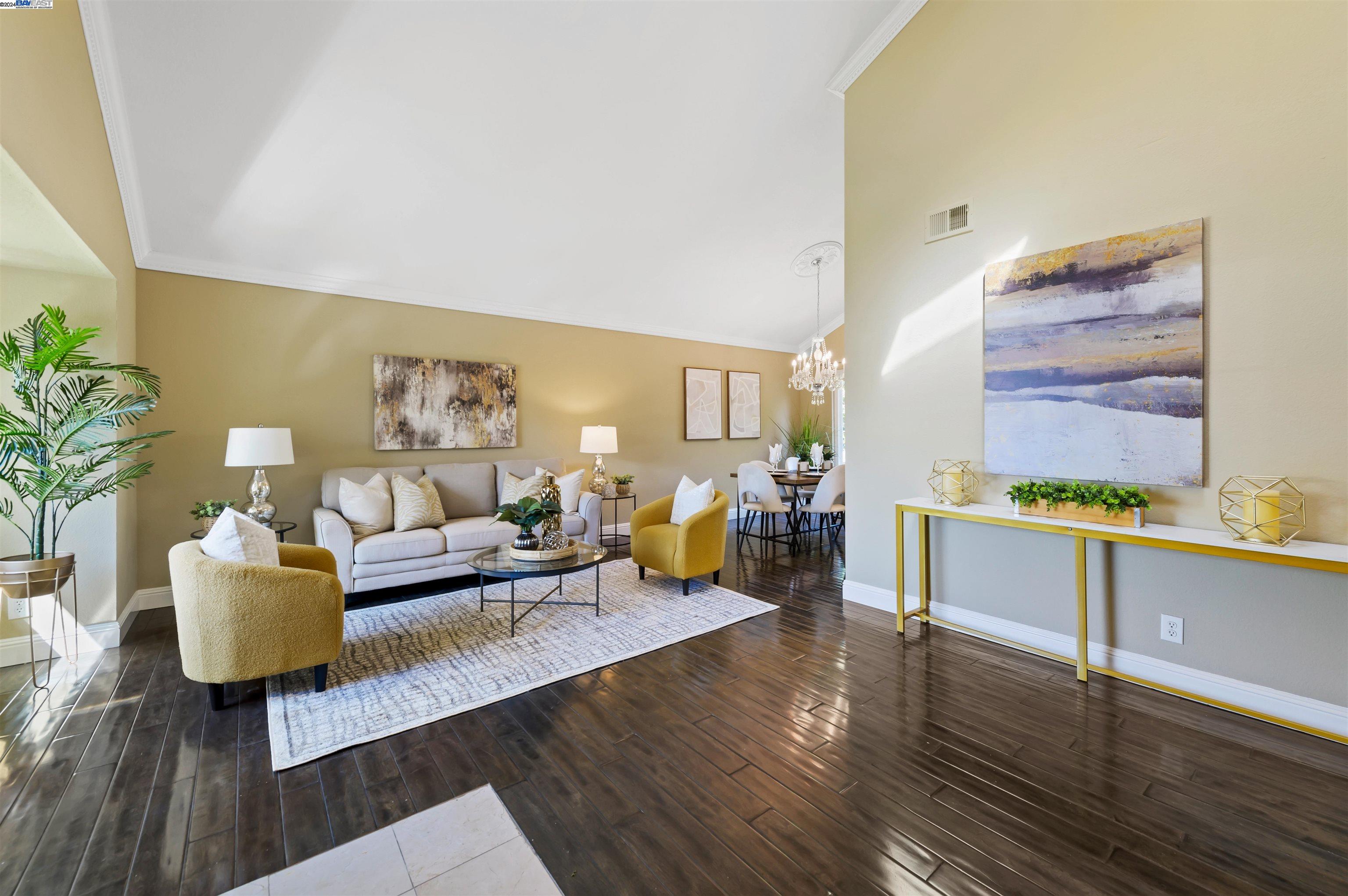 6738 Paseo Catalina