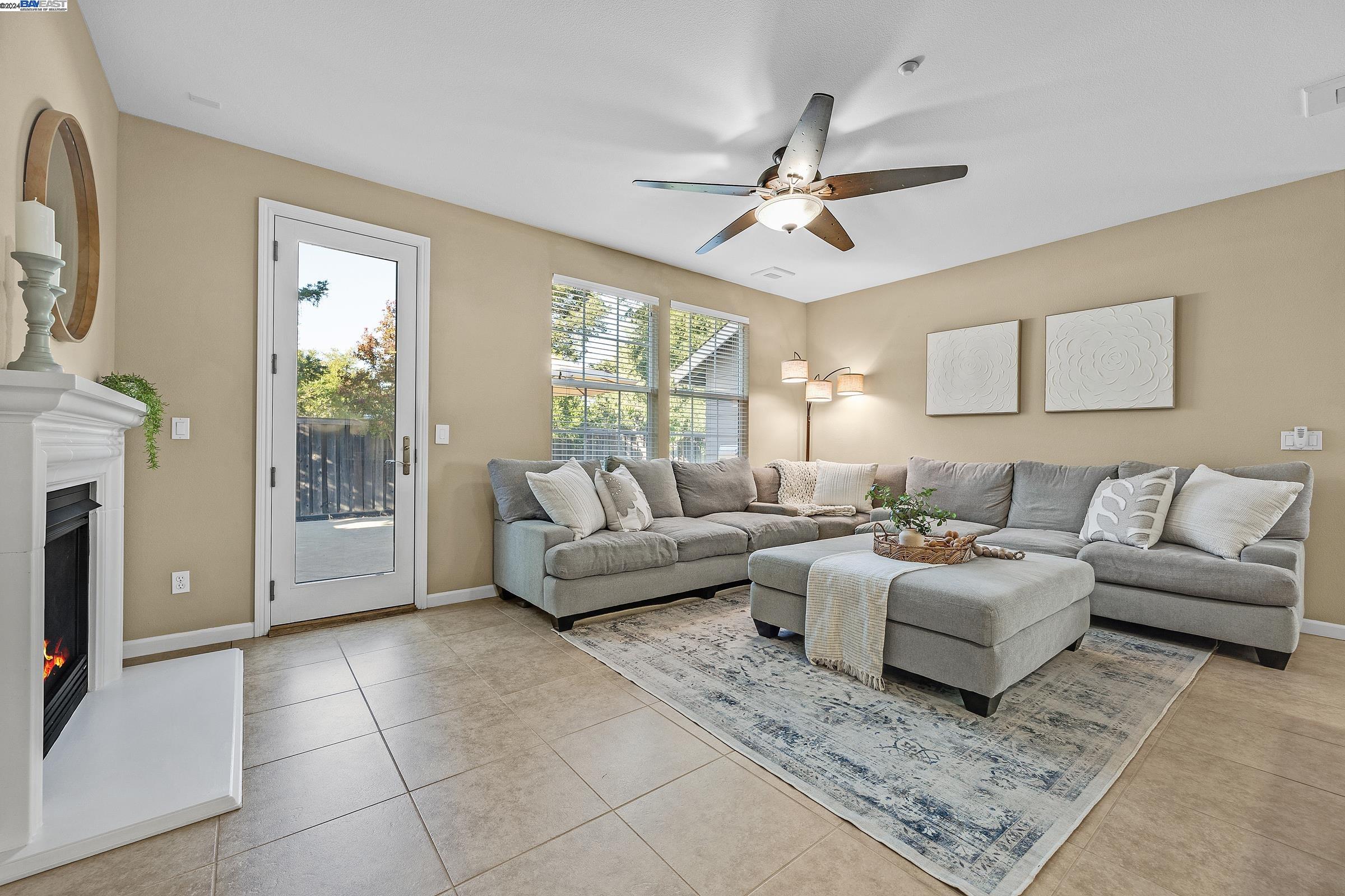 2975 Rivers Bend Cir